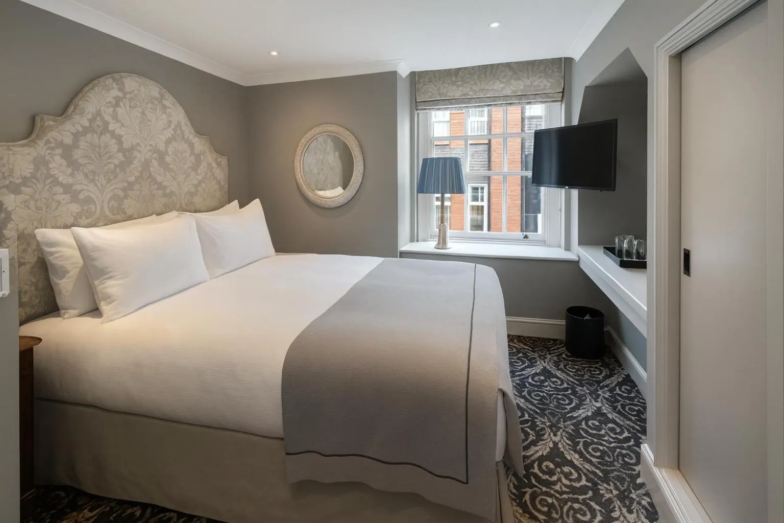 Bed in No. 30 Knightsbridge