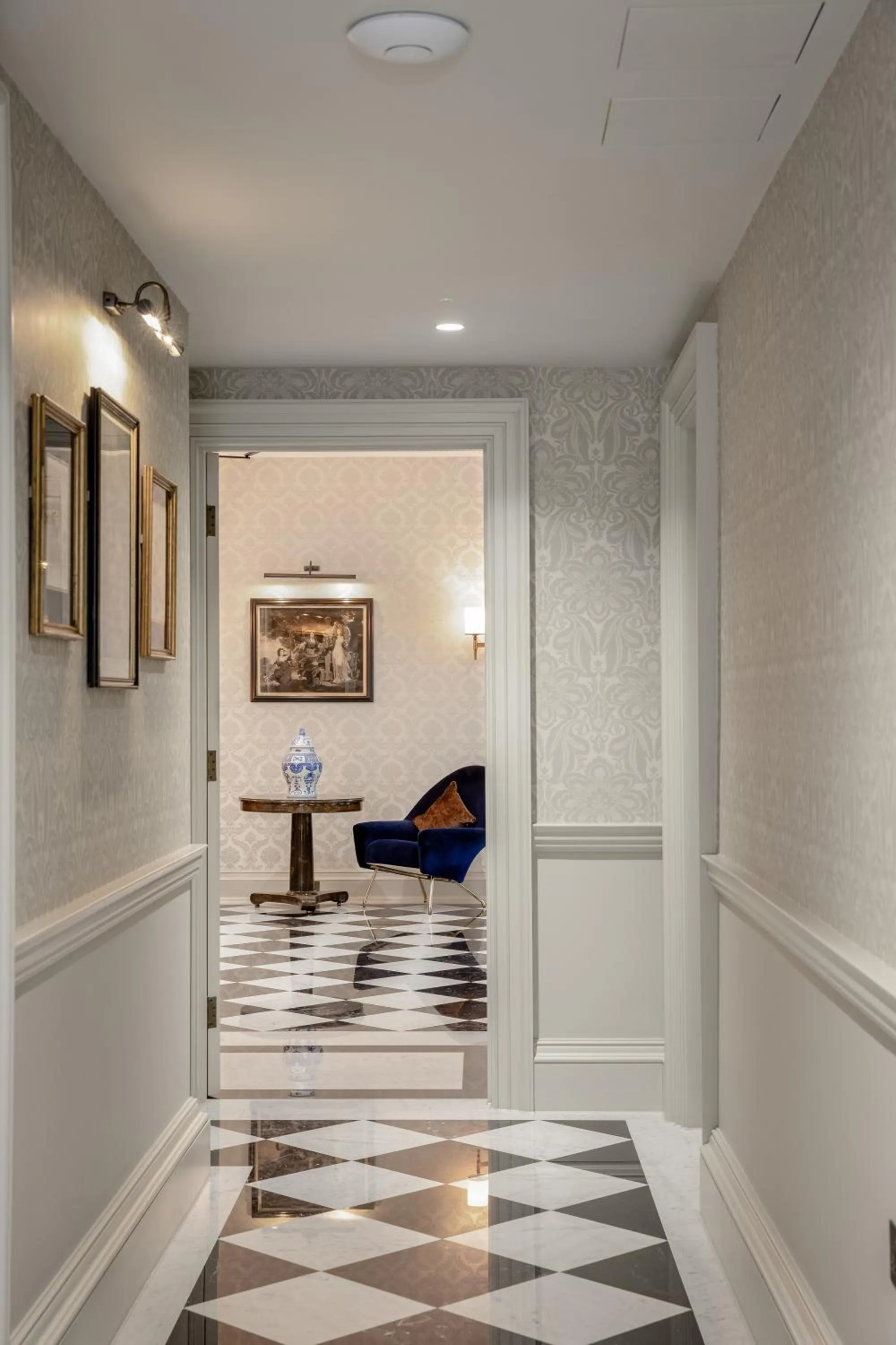 Bed in No. 30 Knightsbridge