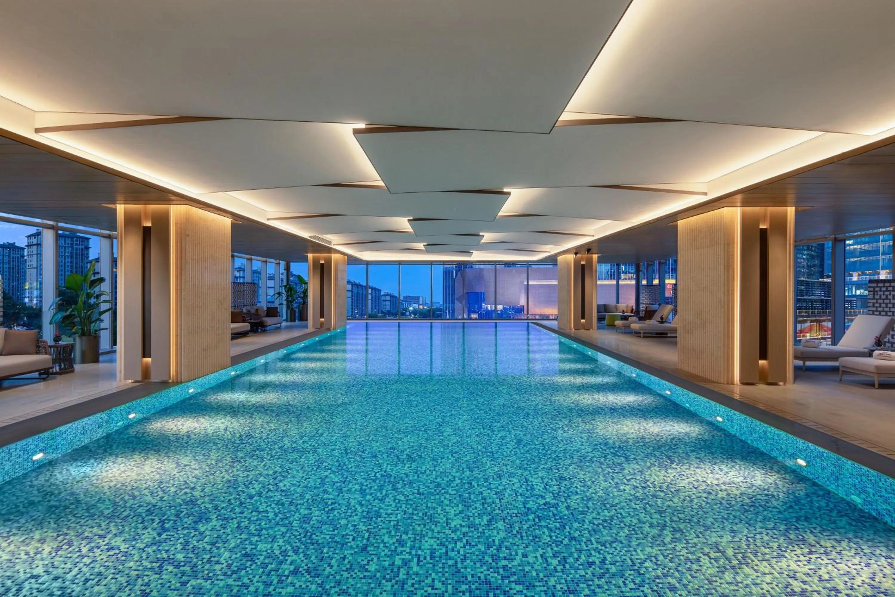 Swimming pool in Marriott Executive Apartments Hangzhou