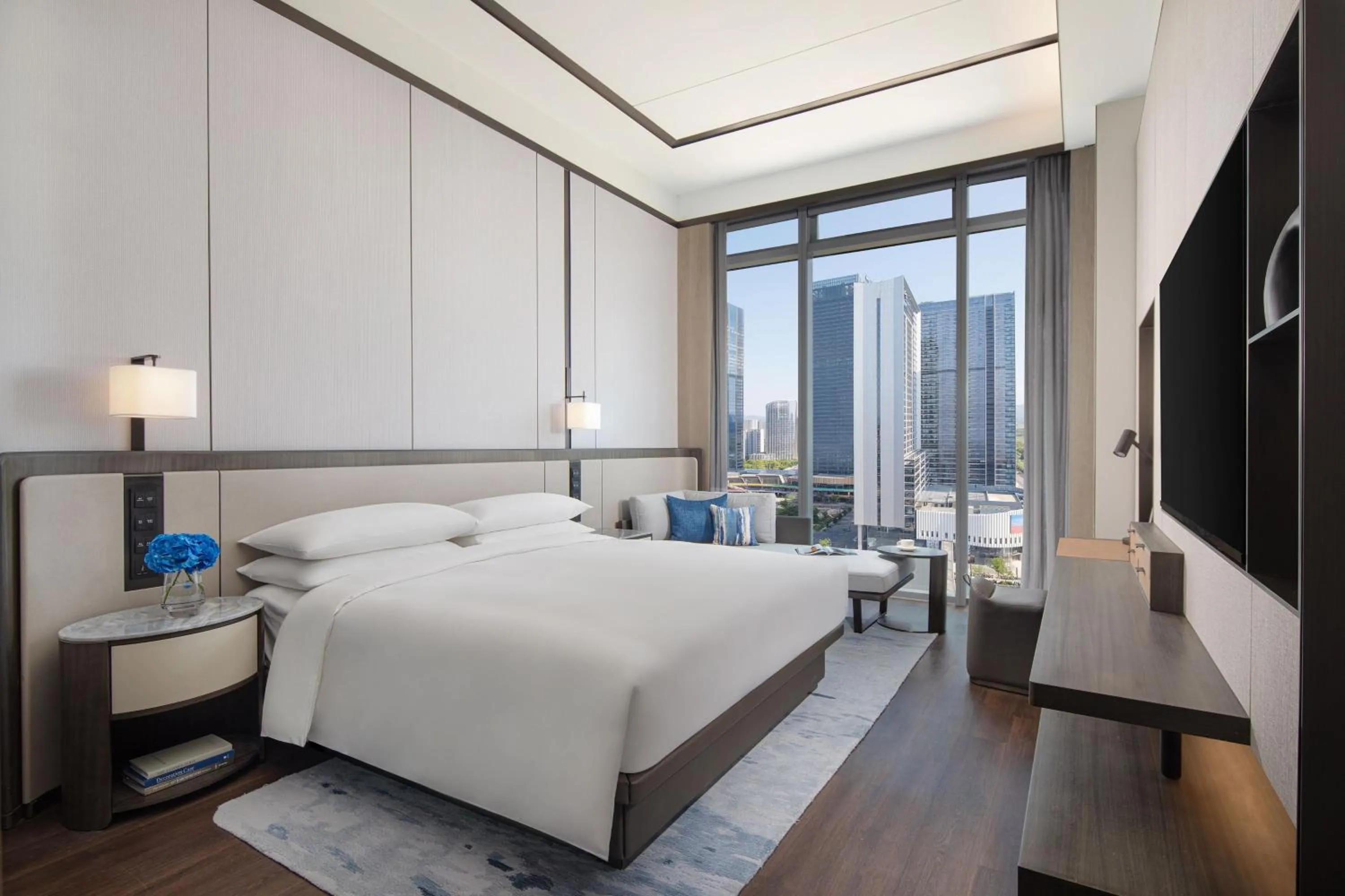 Bedroom, Bed in Marriott Executive Apartments Hangzhou