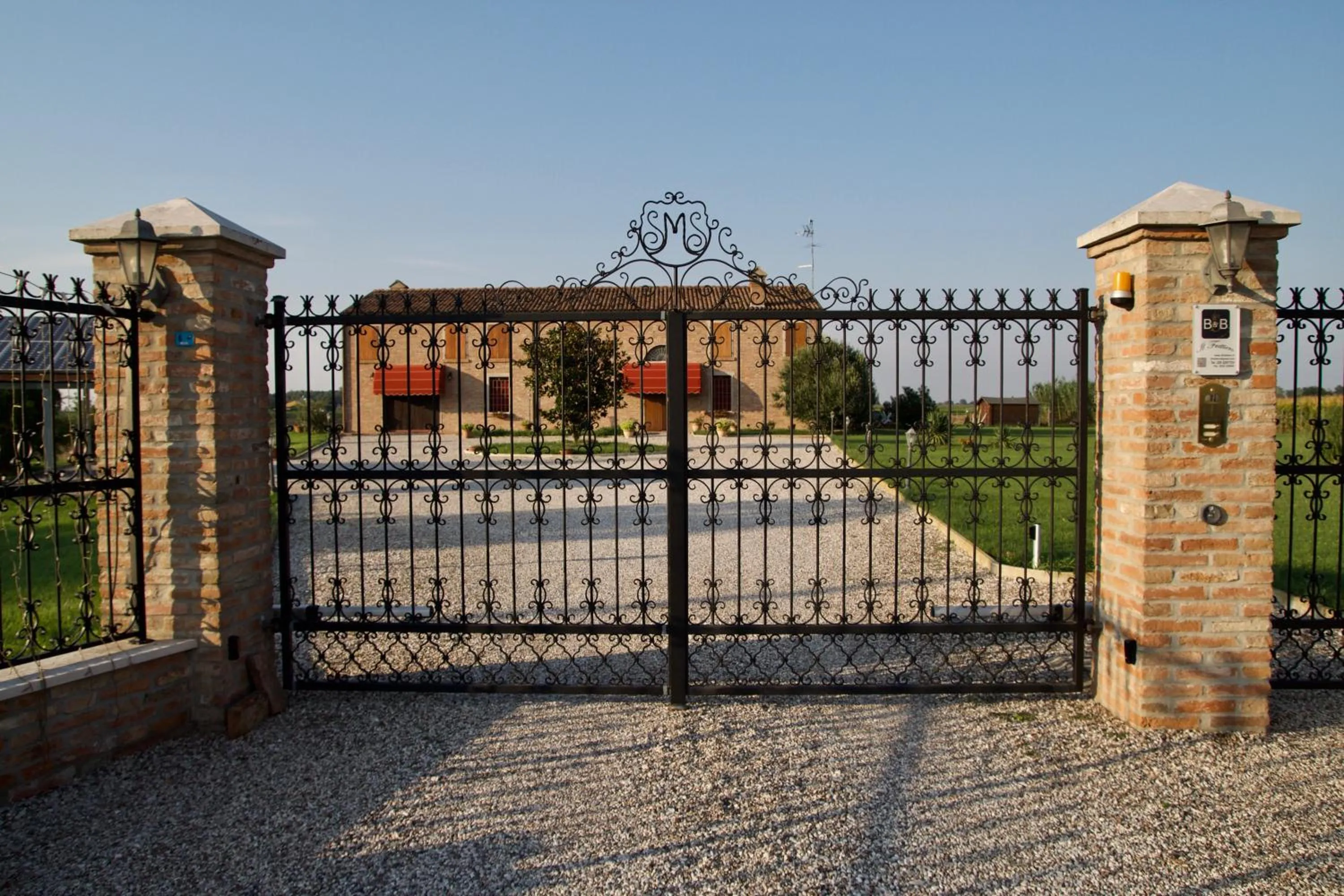 Facade/entrance in Il Frattiero B&B