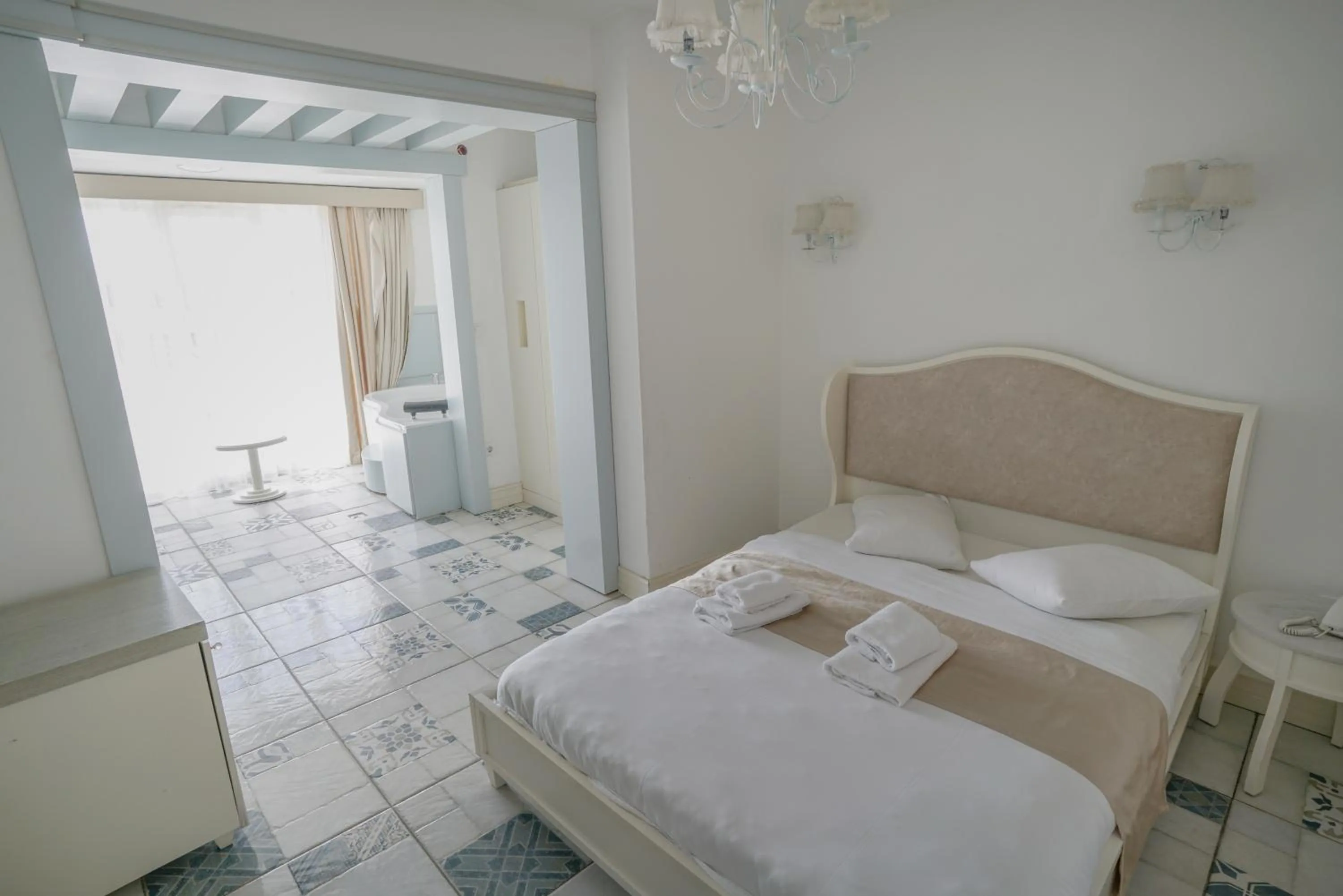 Bedroom, Bed in Buyukada Cankaya Hotel