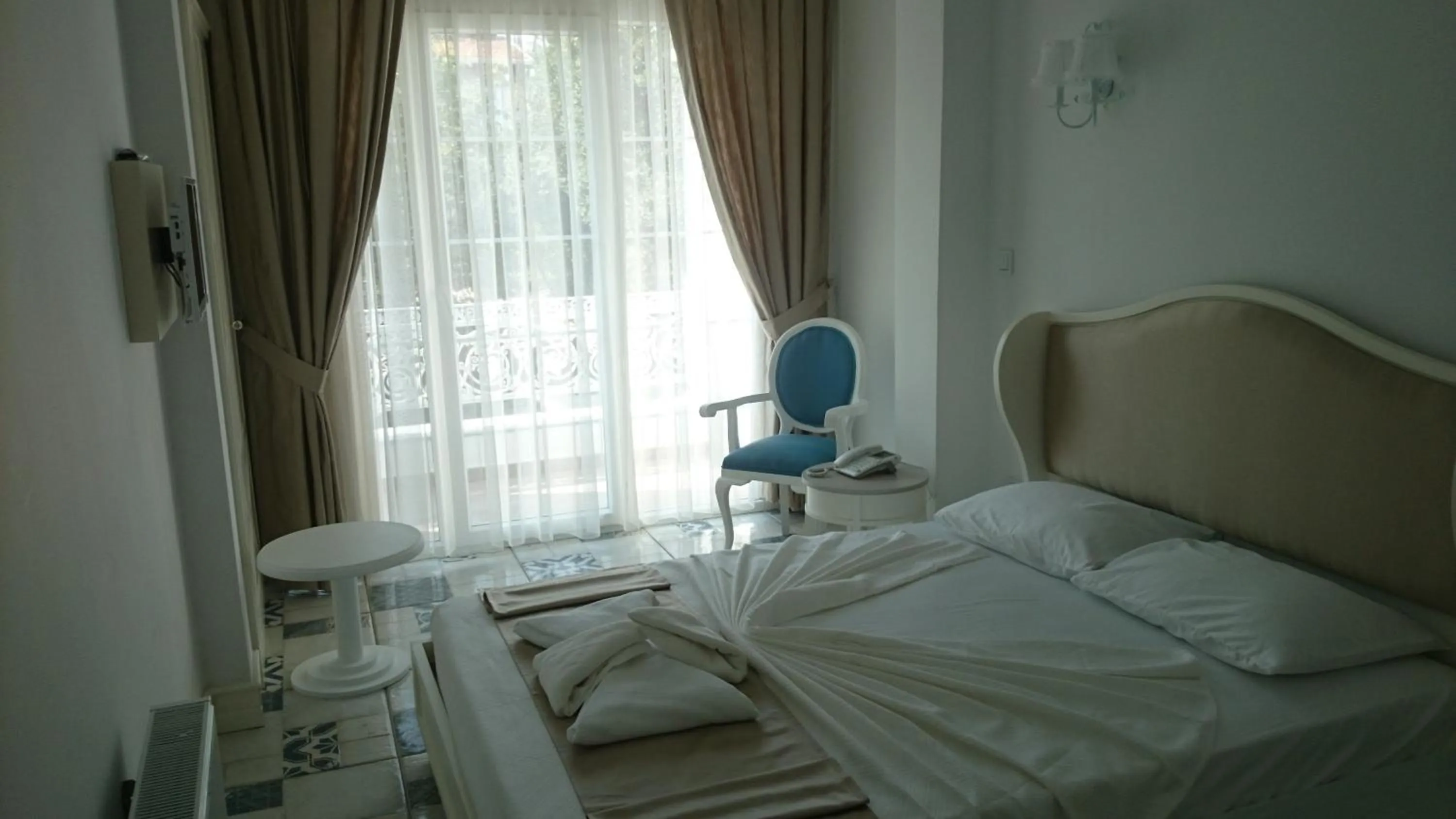 Bedroom, Bed in Buyukada Cankaya Hotel