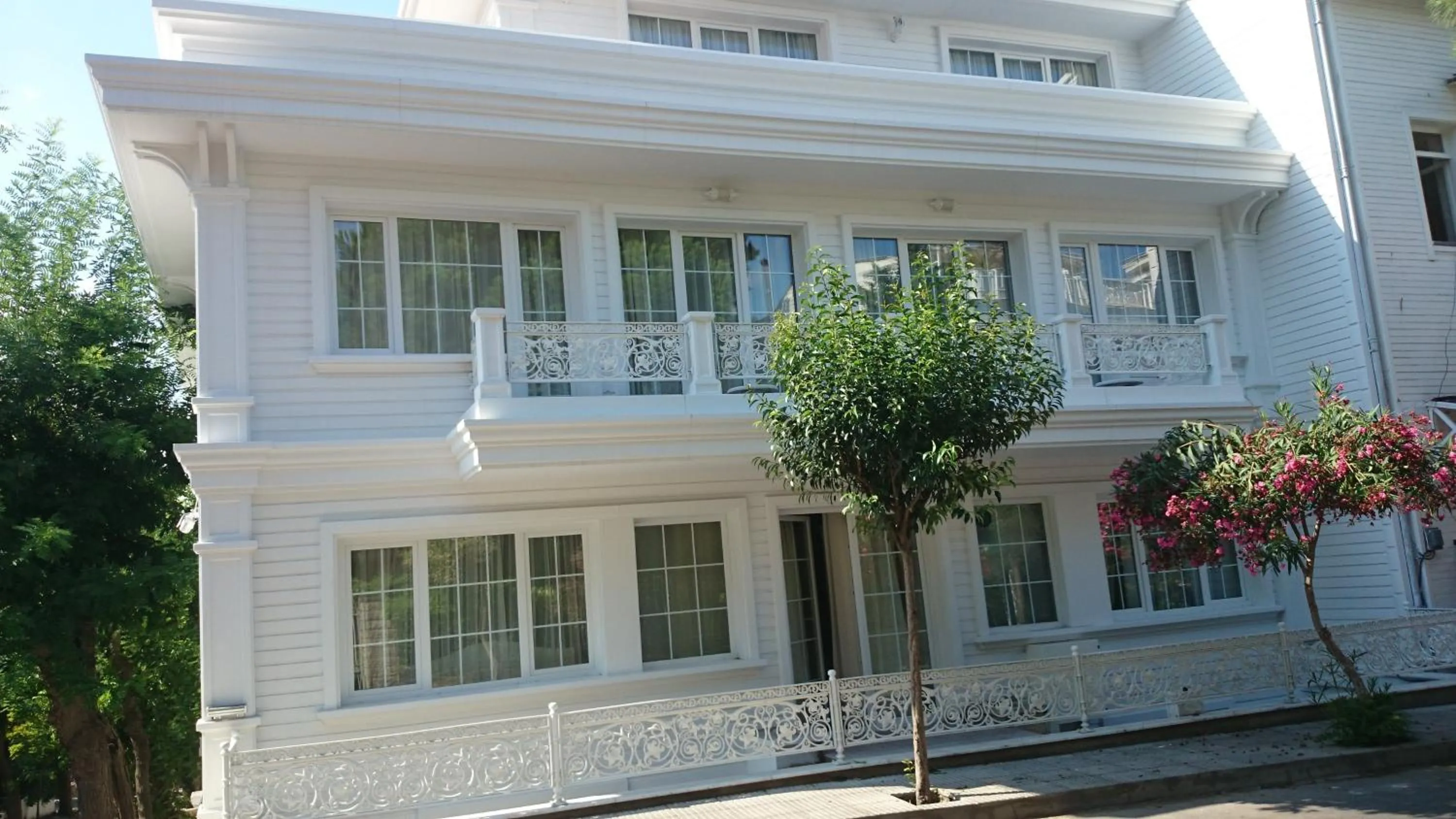 Decorative detail in Buyukada Cankaya Hotel