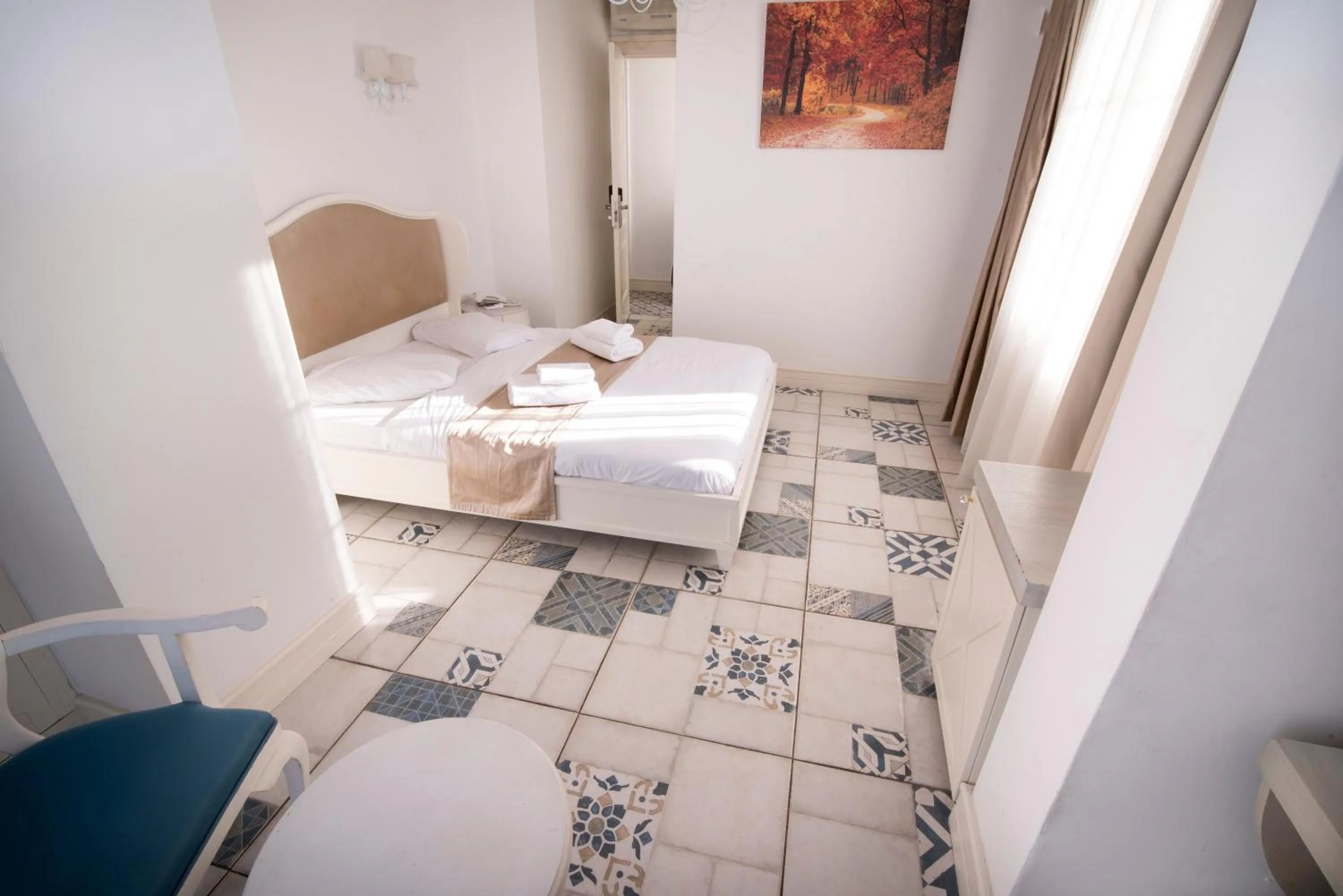 Photo of the whole room, Bed in Buyukada Cankaya Hotel