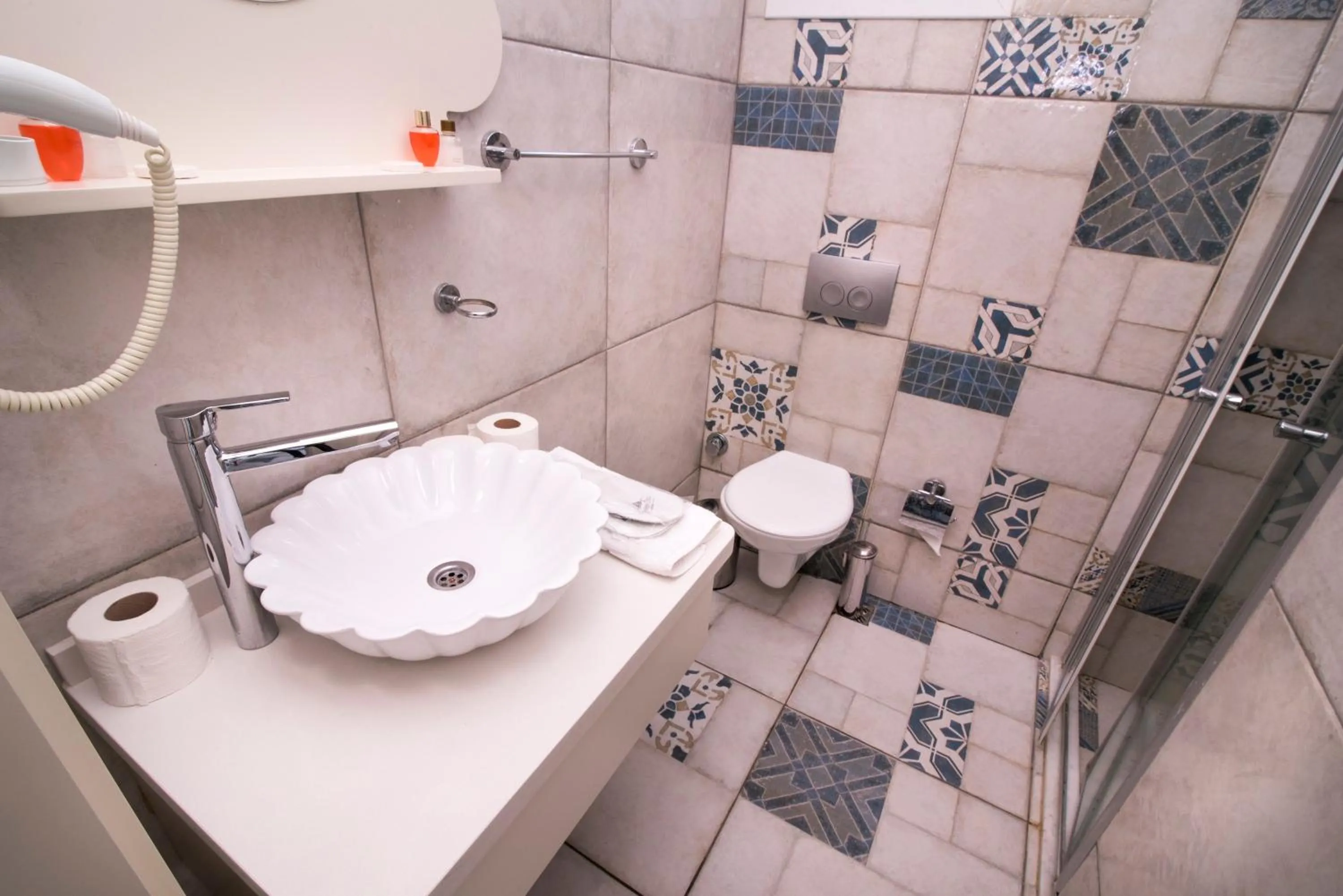 Bathroom in Buyukada Cankaya Hotel