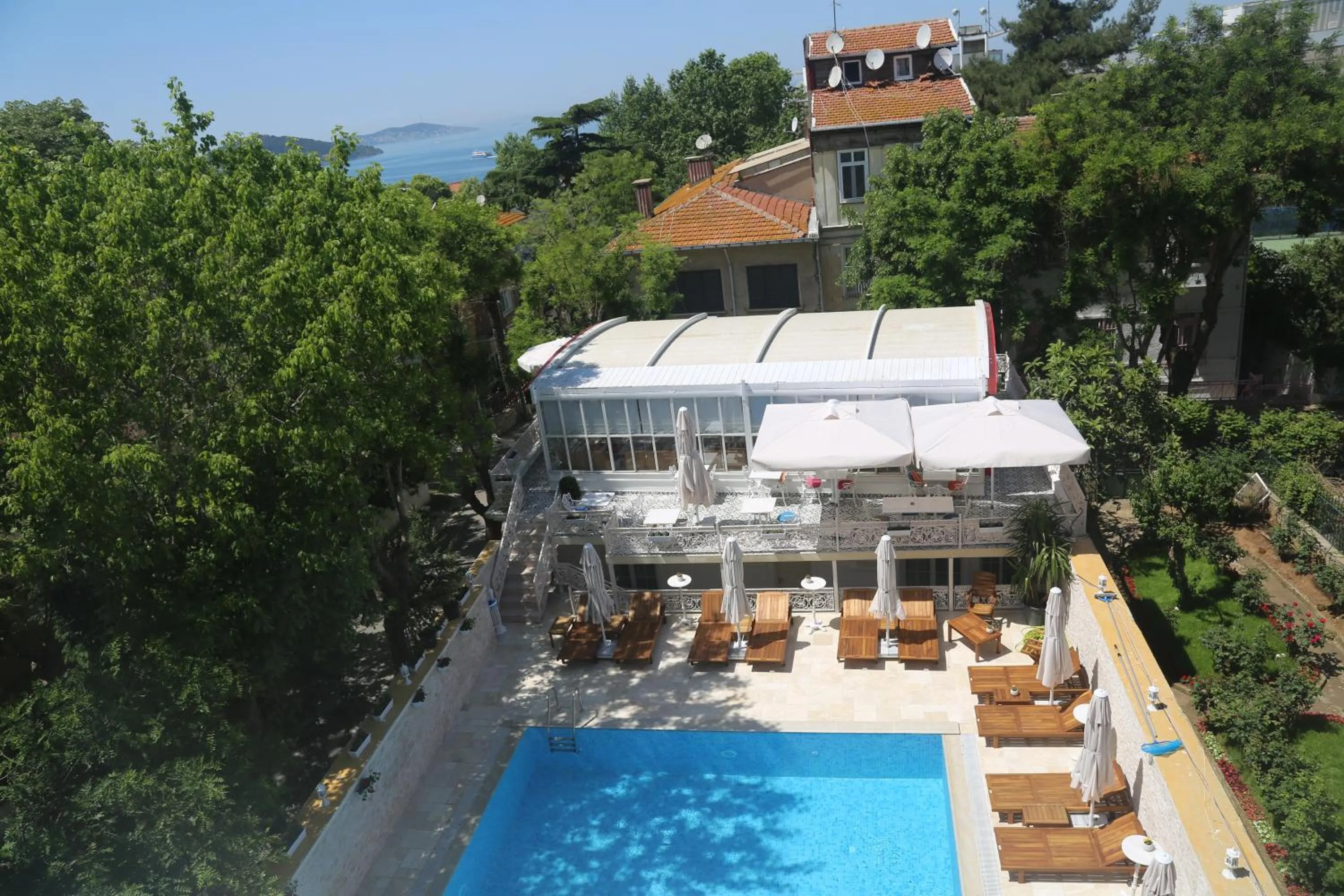 Pool view in Buyukada Cankaya Hotel