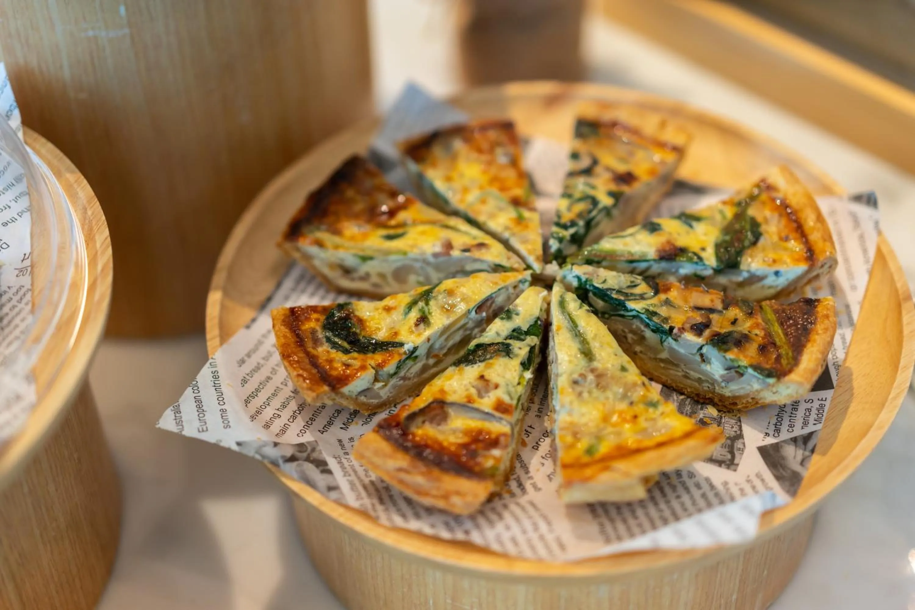 Restaurant/places to eat in Taipung Suites