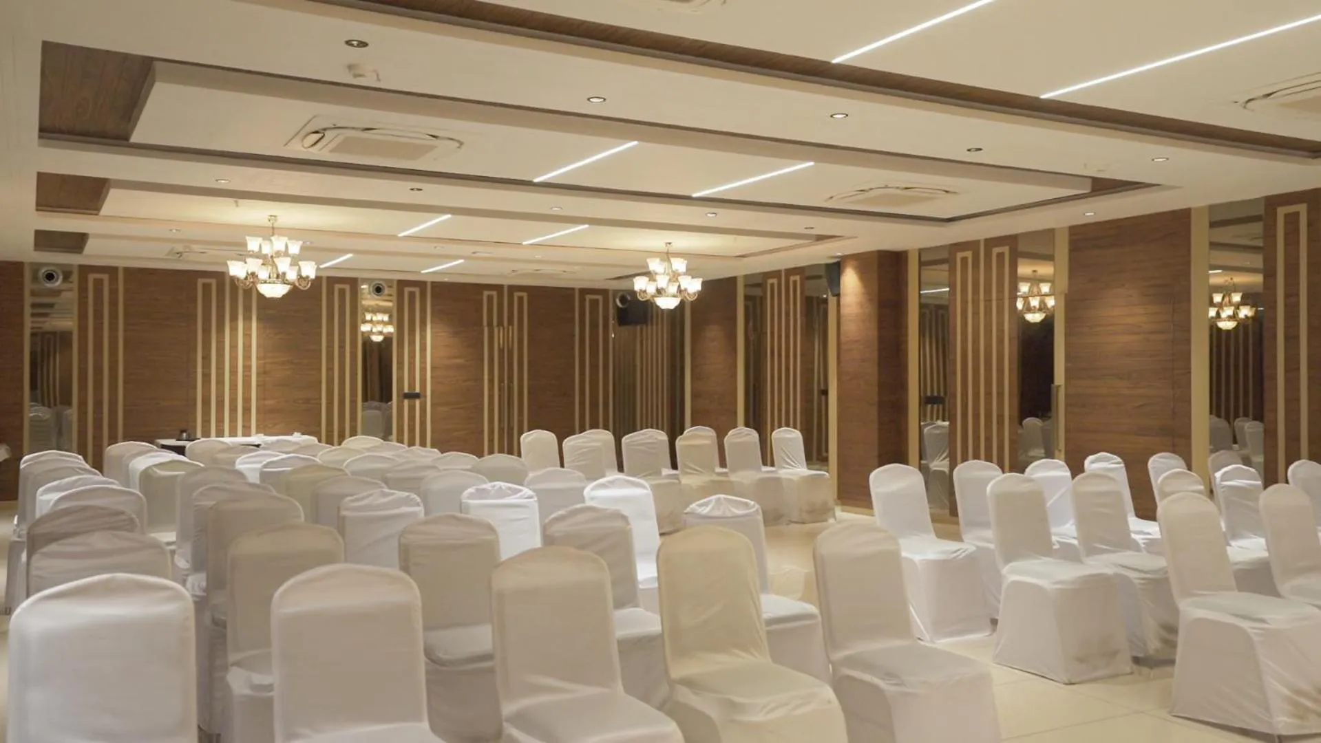 Banquet/Function facilities in Pride Resort, Rajkot