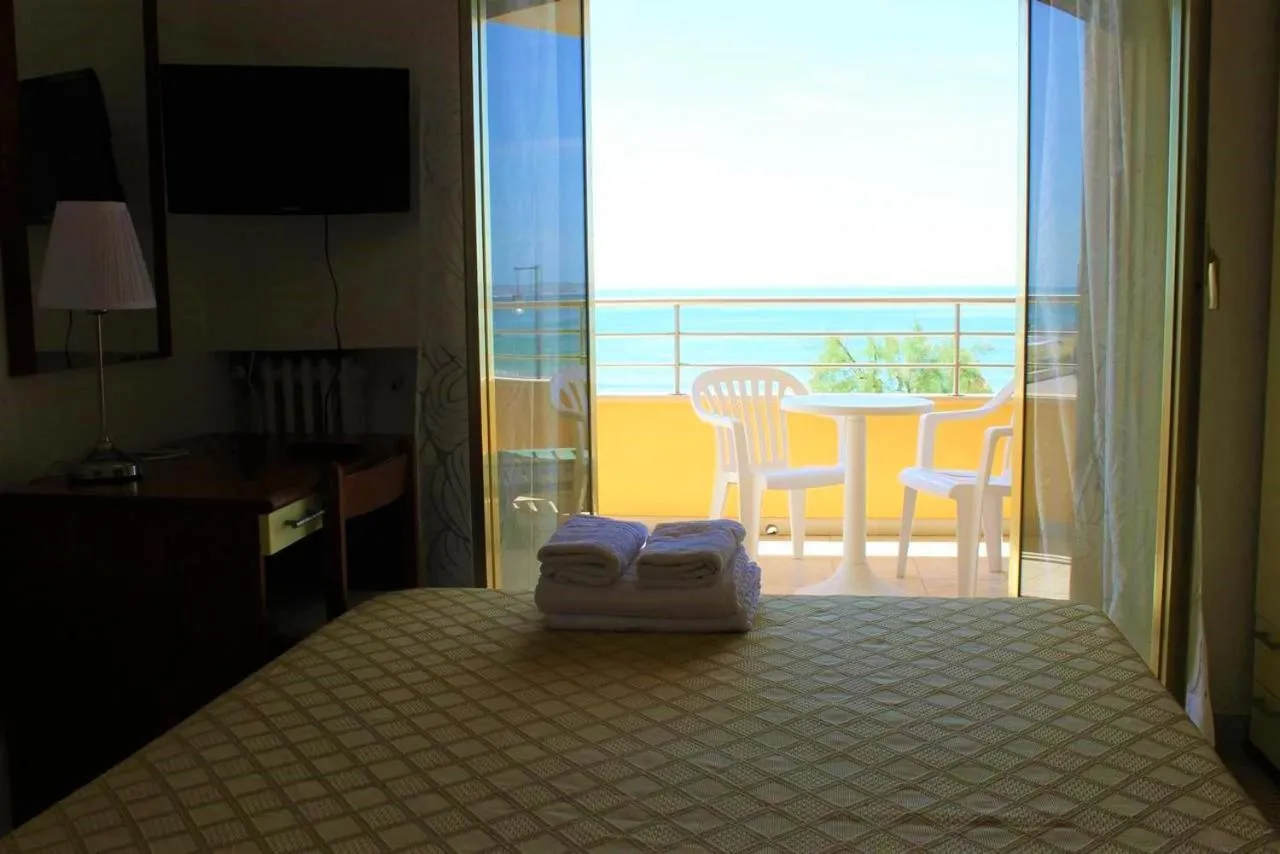 Balcony/Terrace, Bed in Hotel Panoramico