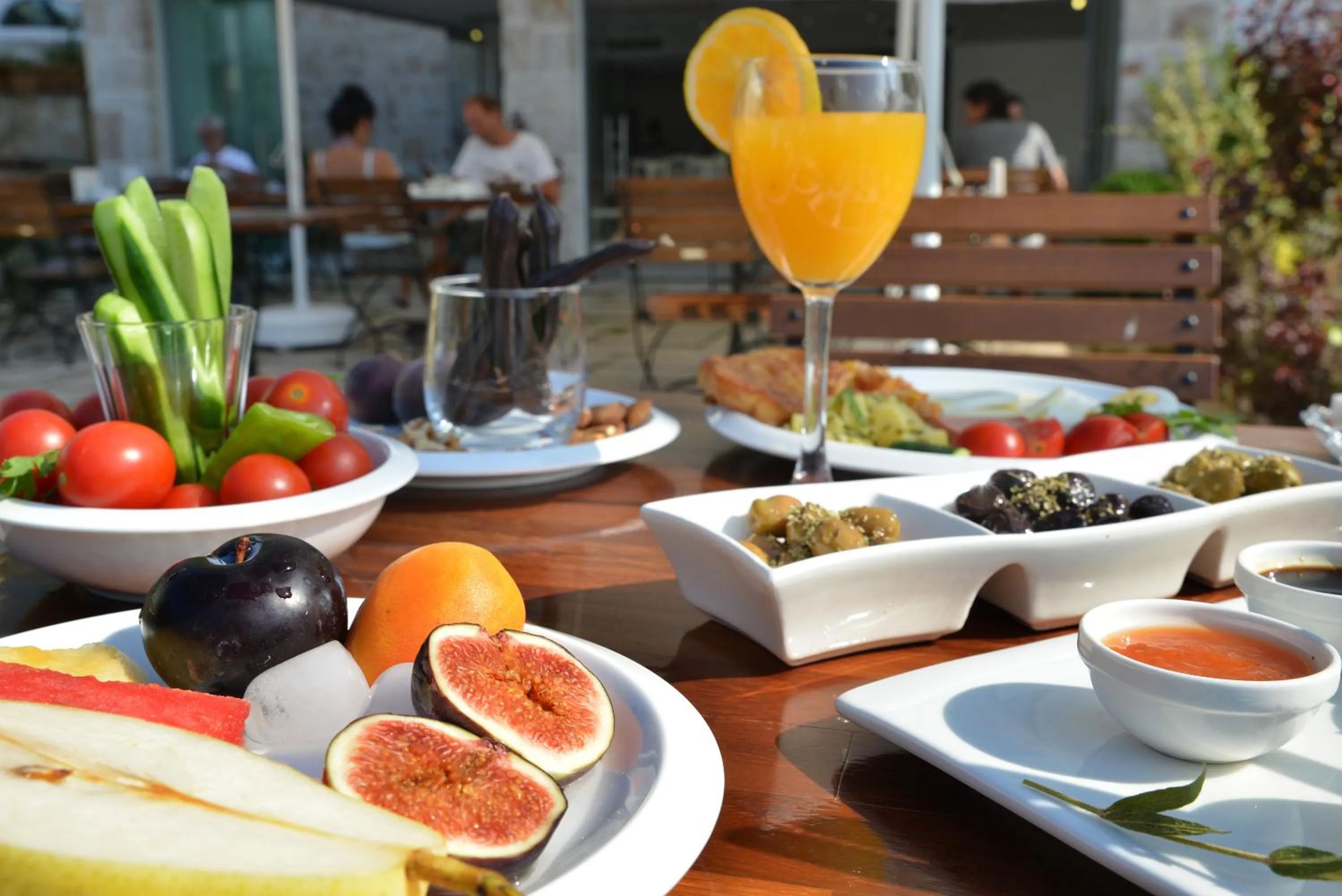 Restaurant/places to eat in Arnna Hotel