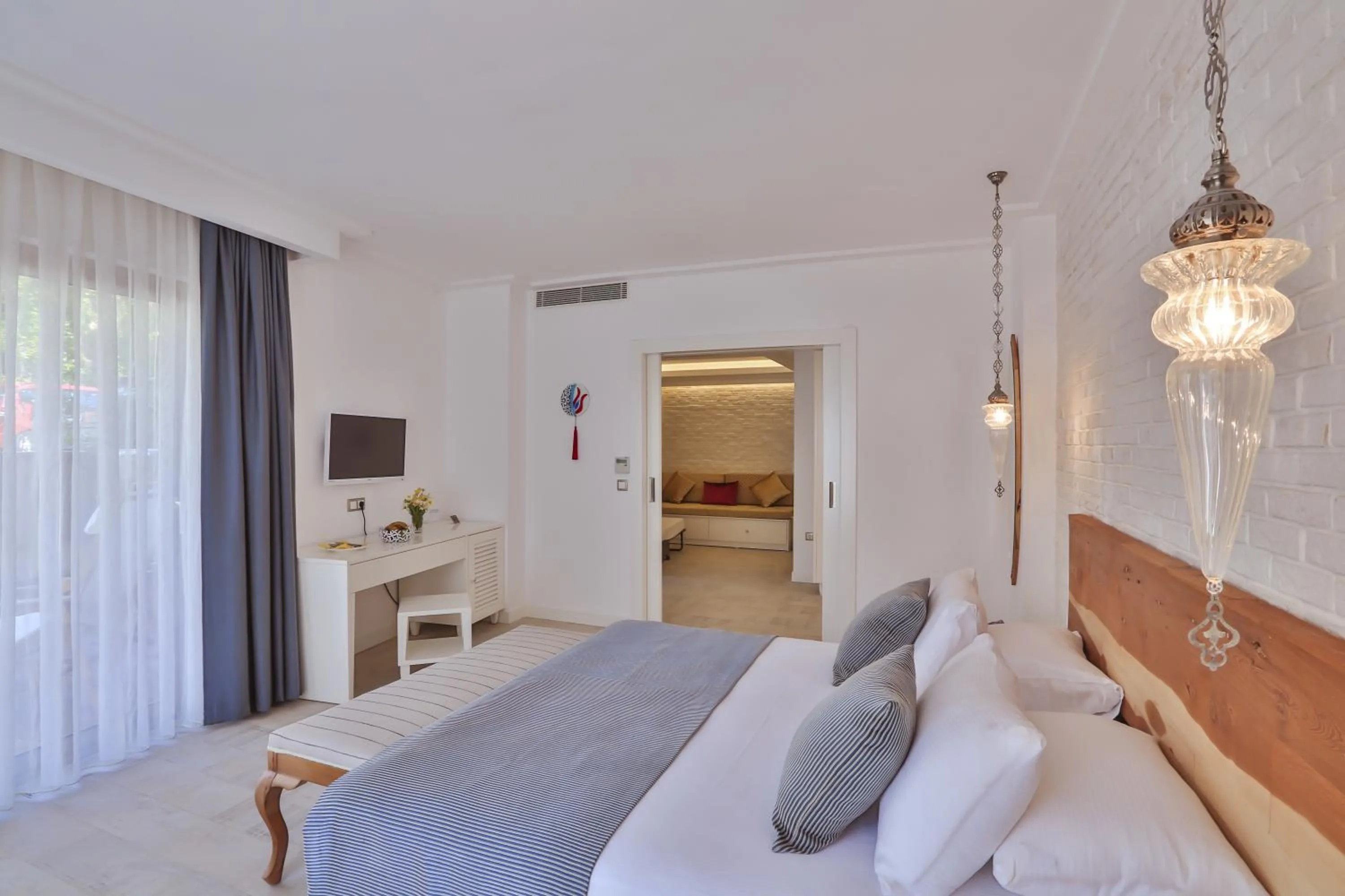 Children play ground, Bed in Arnna Hotel