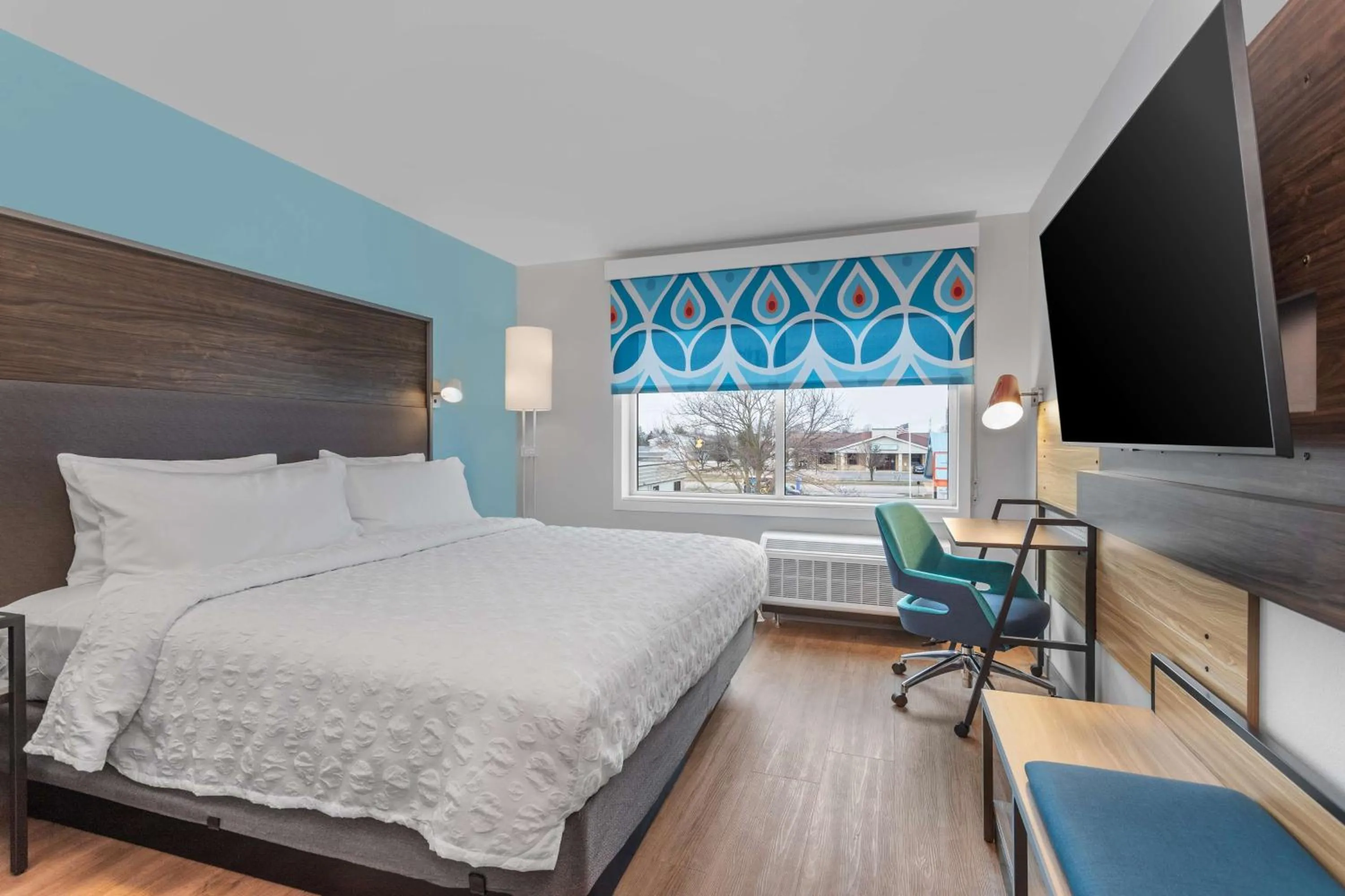 Bed in Tru By Hilton Janesville