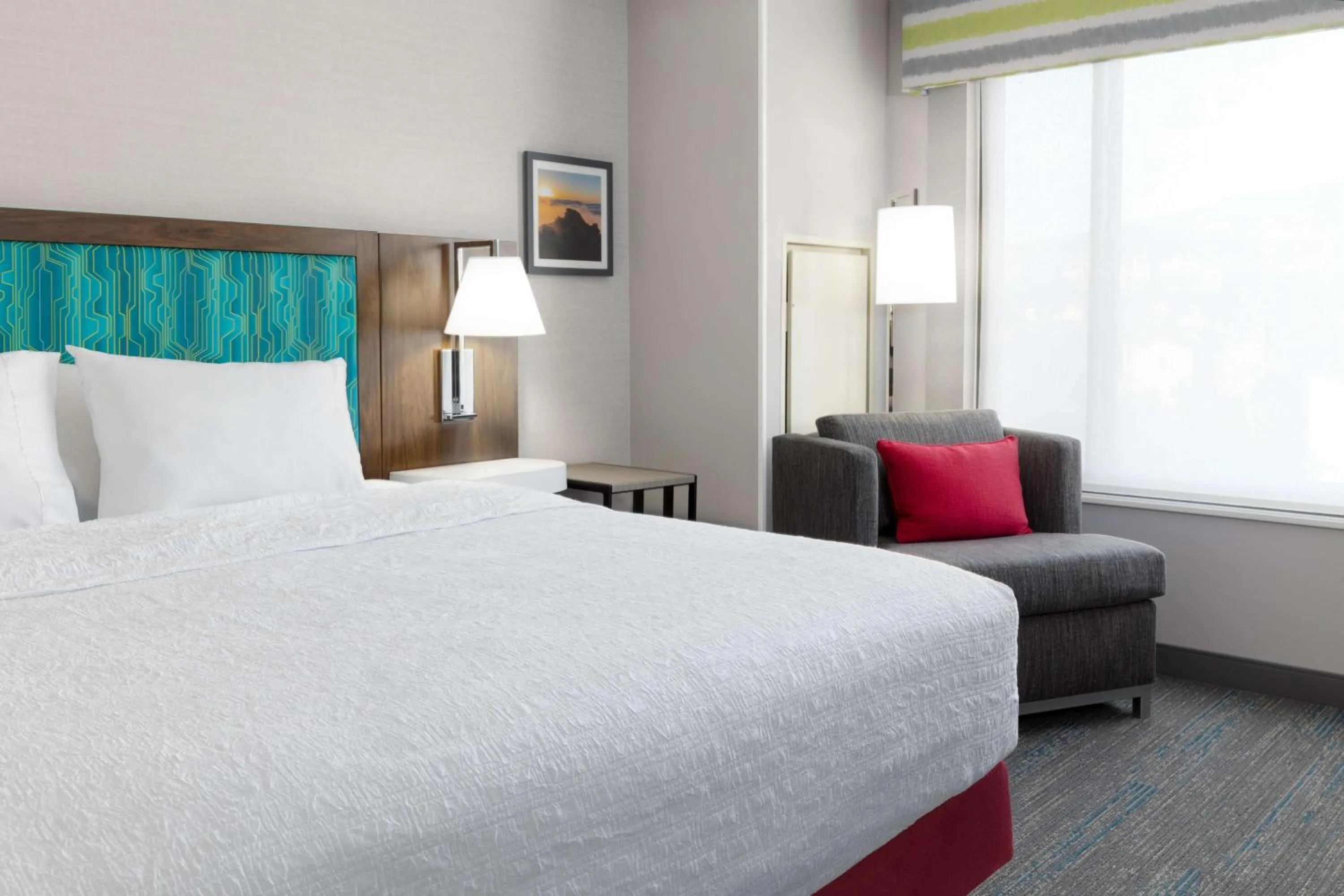 Bed in Hampton Inn & Suites Porter Ranch Los Angeles