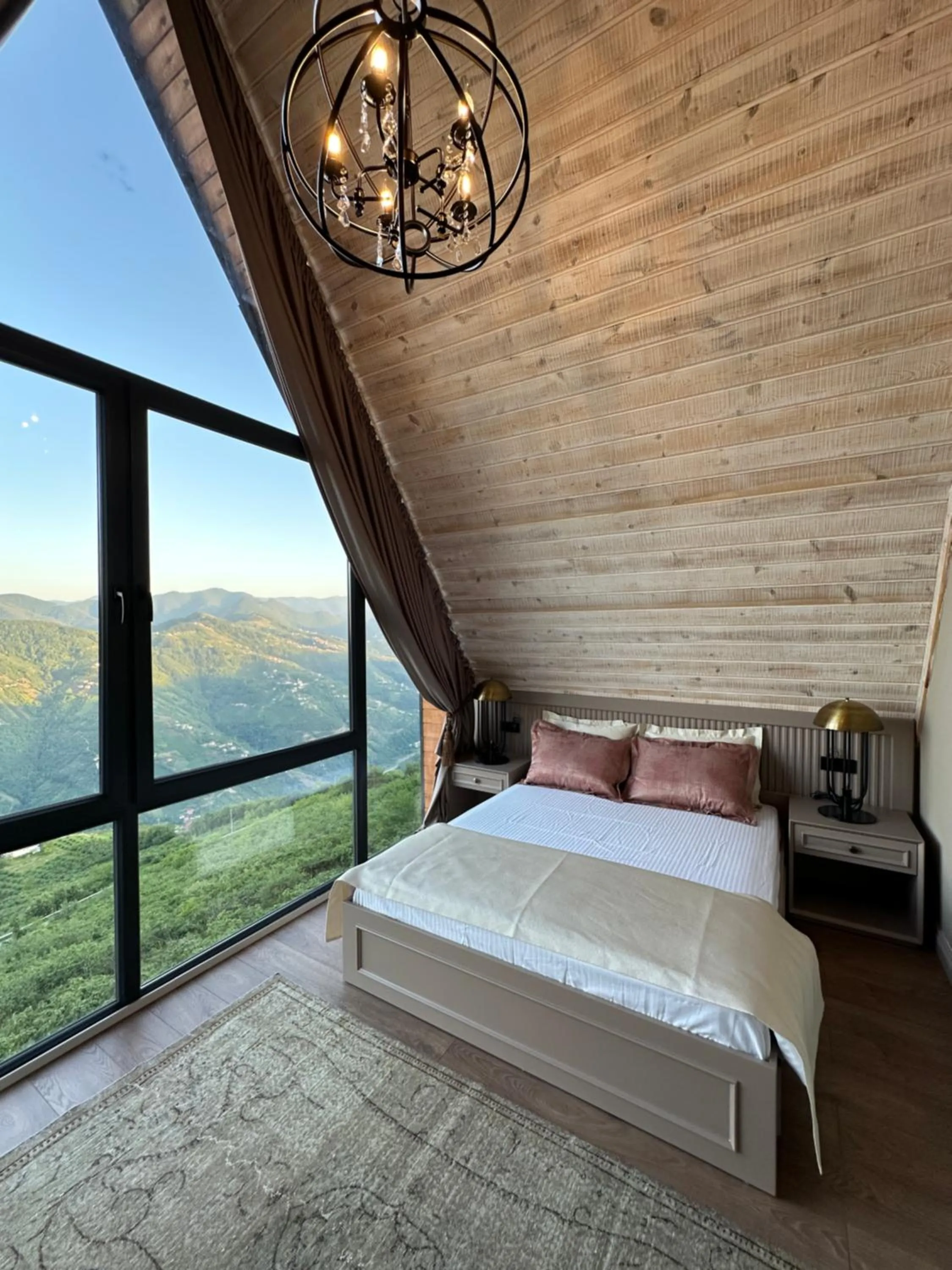 Bed in Akcatepe Dag Evleri