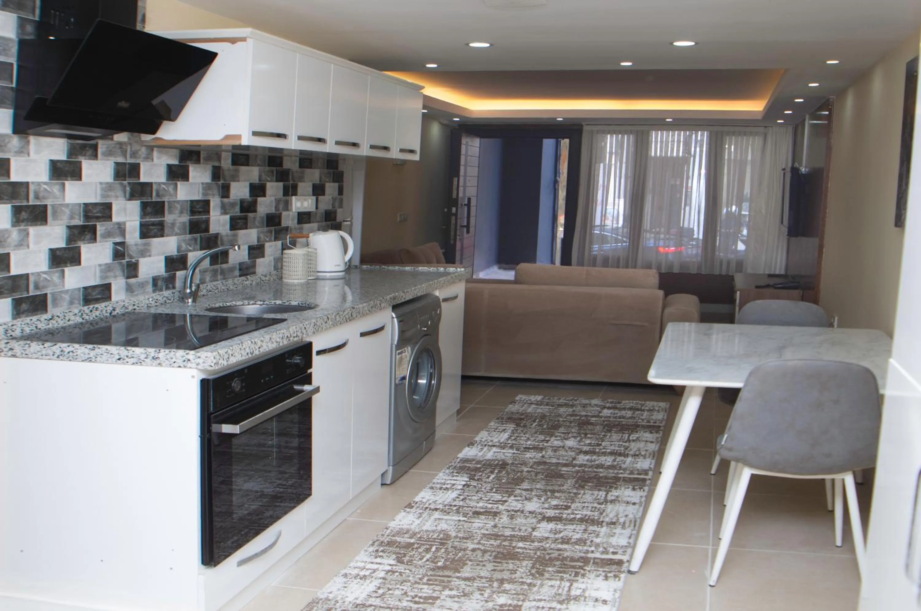 Kitchen or kitchenette in Berlin Hotel Nisantasi