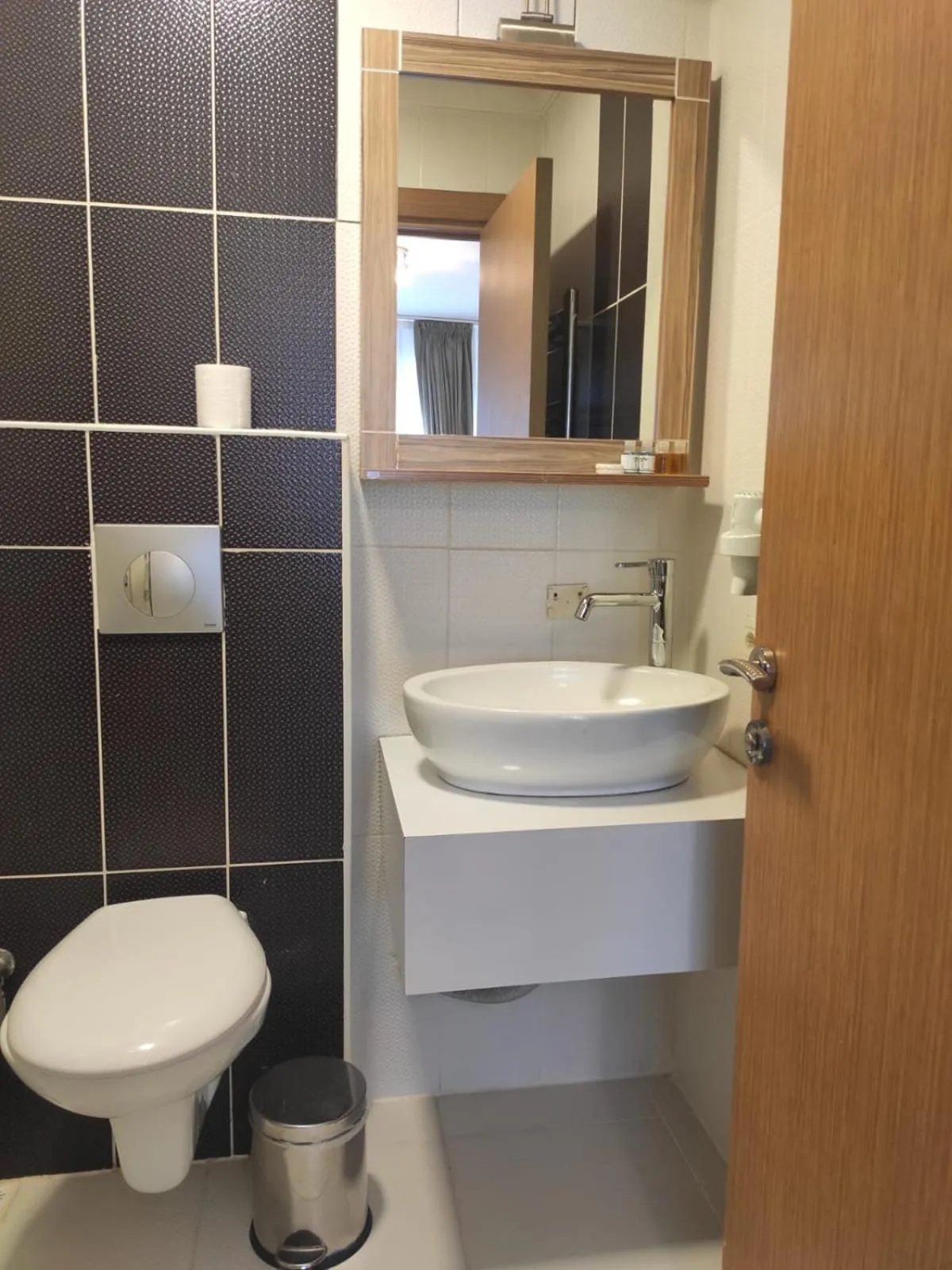 Toilet in Berlin Hotel Nisantasi