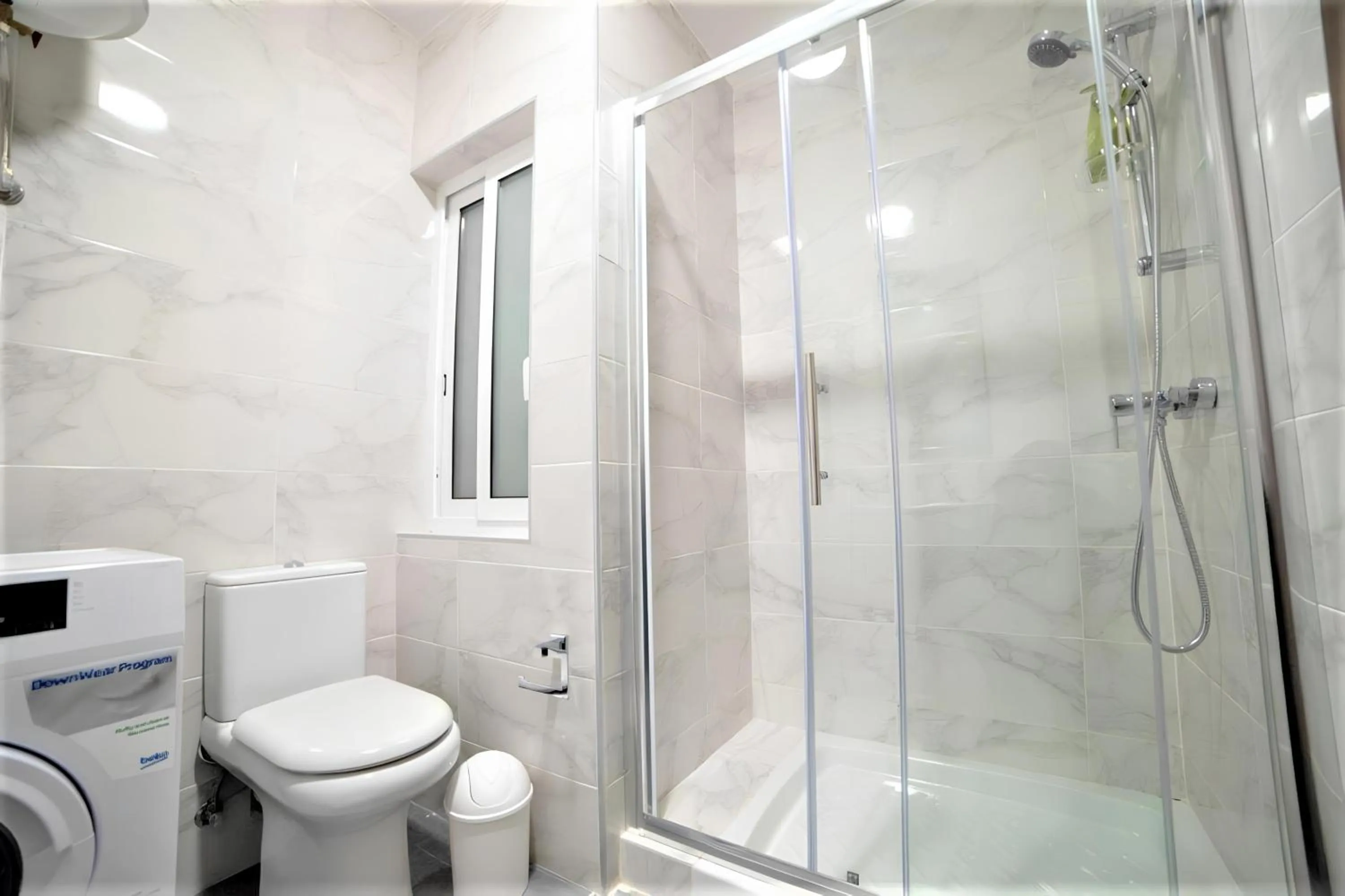 Shower in Elise Apartments