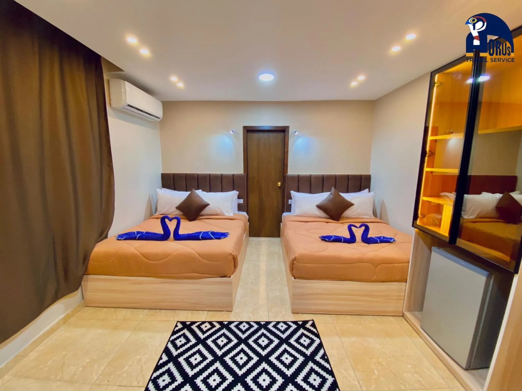 Horus Horizon INN Pyramids View