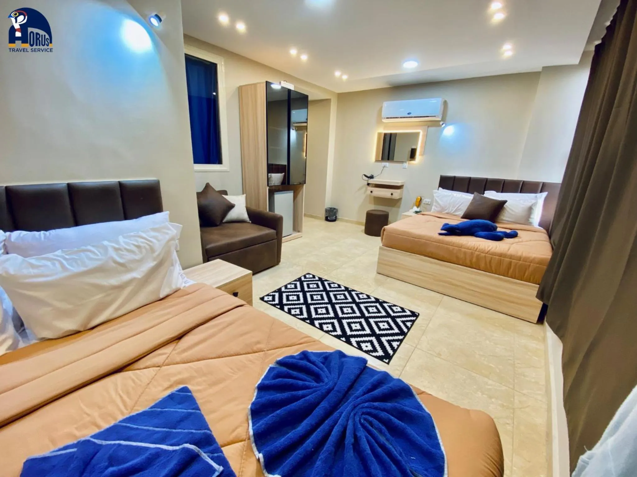 Horus Horizon INN Pyramids View