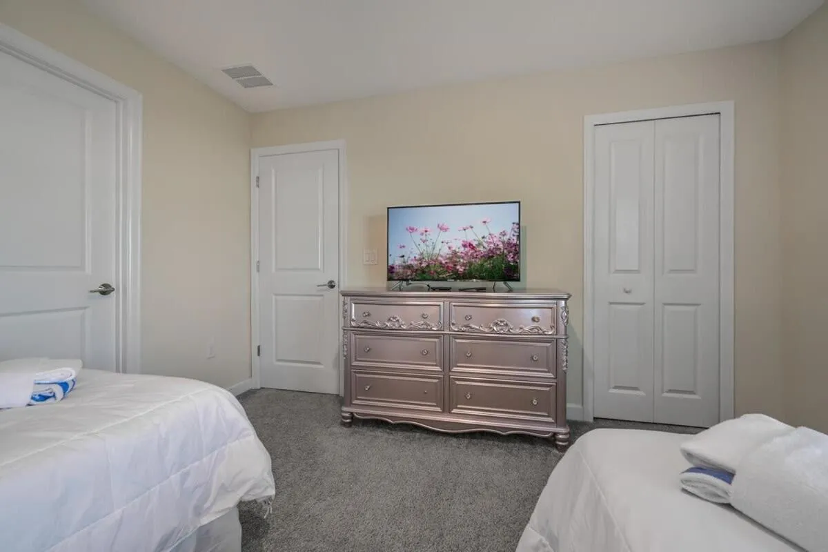 Bed in Charming Home Ideal Location Spacious Game Room