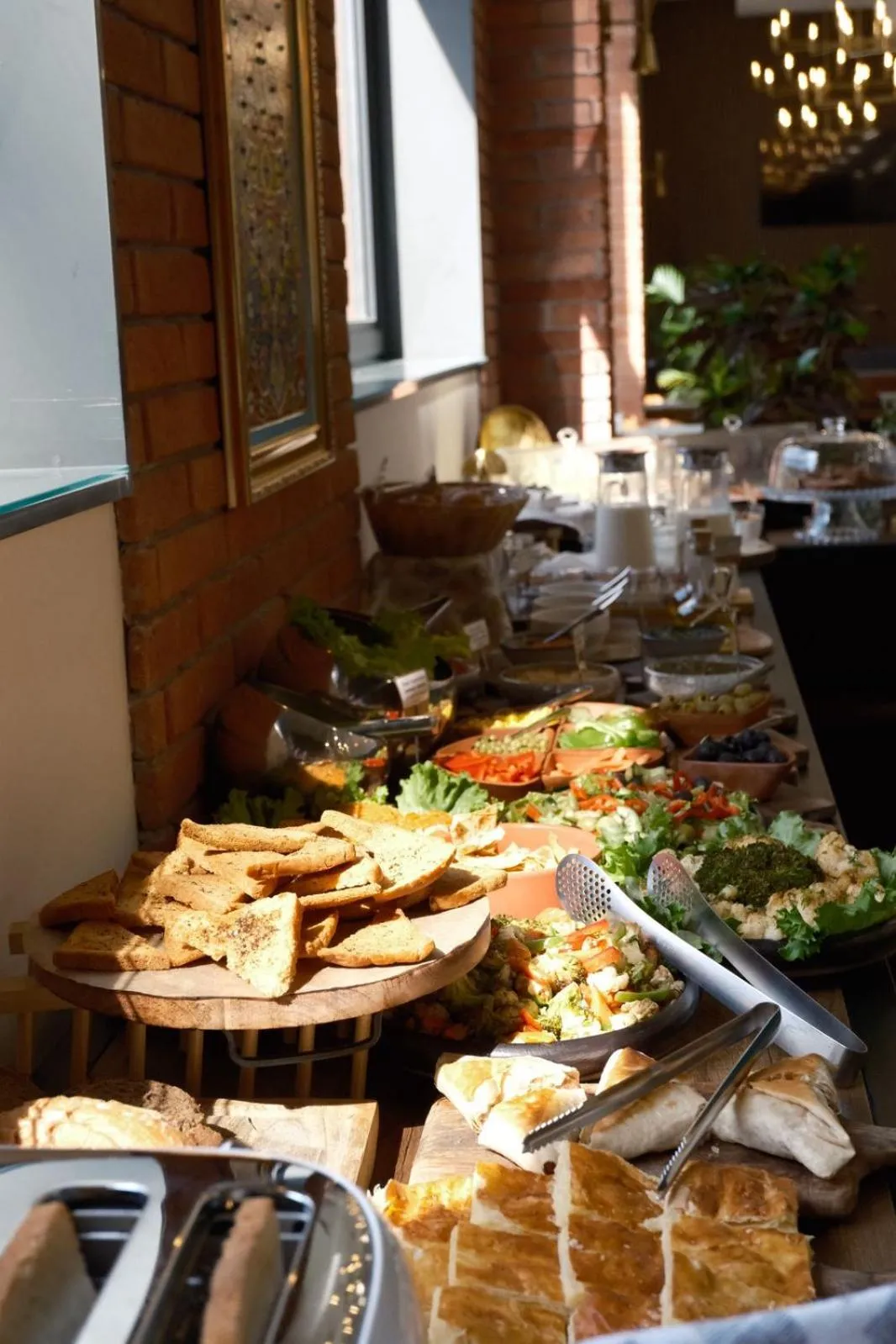 Food in Hotel Monday by DNT Group