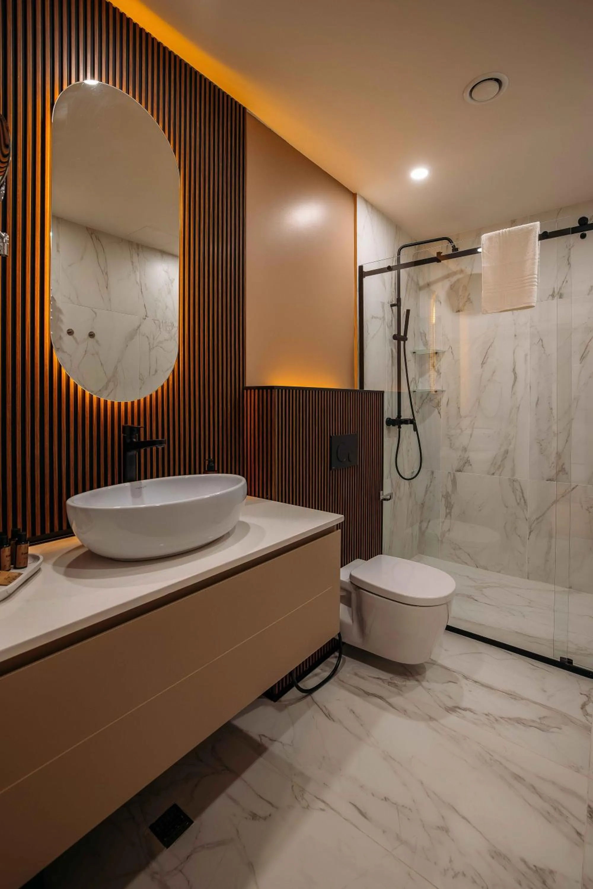 Shower in Hotel Monday by DNT Group