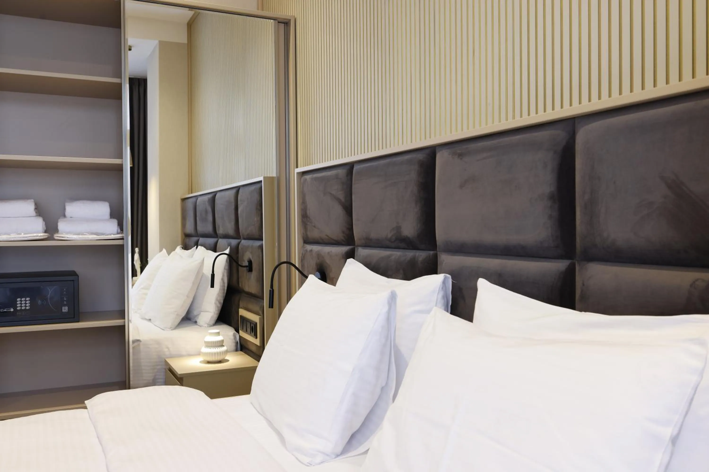 Bed in Hotel Monday by DNT Group