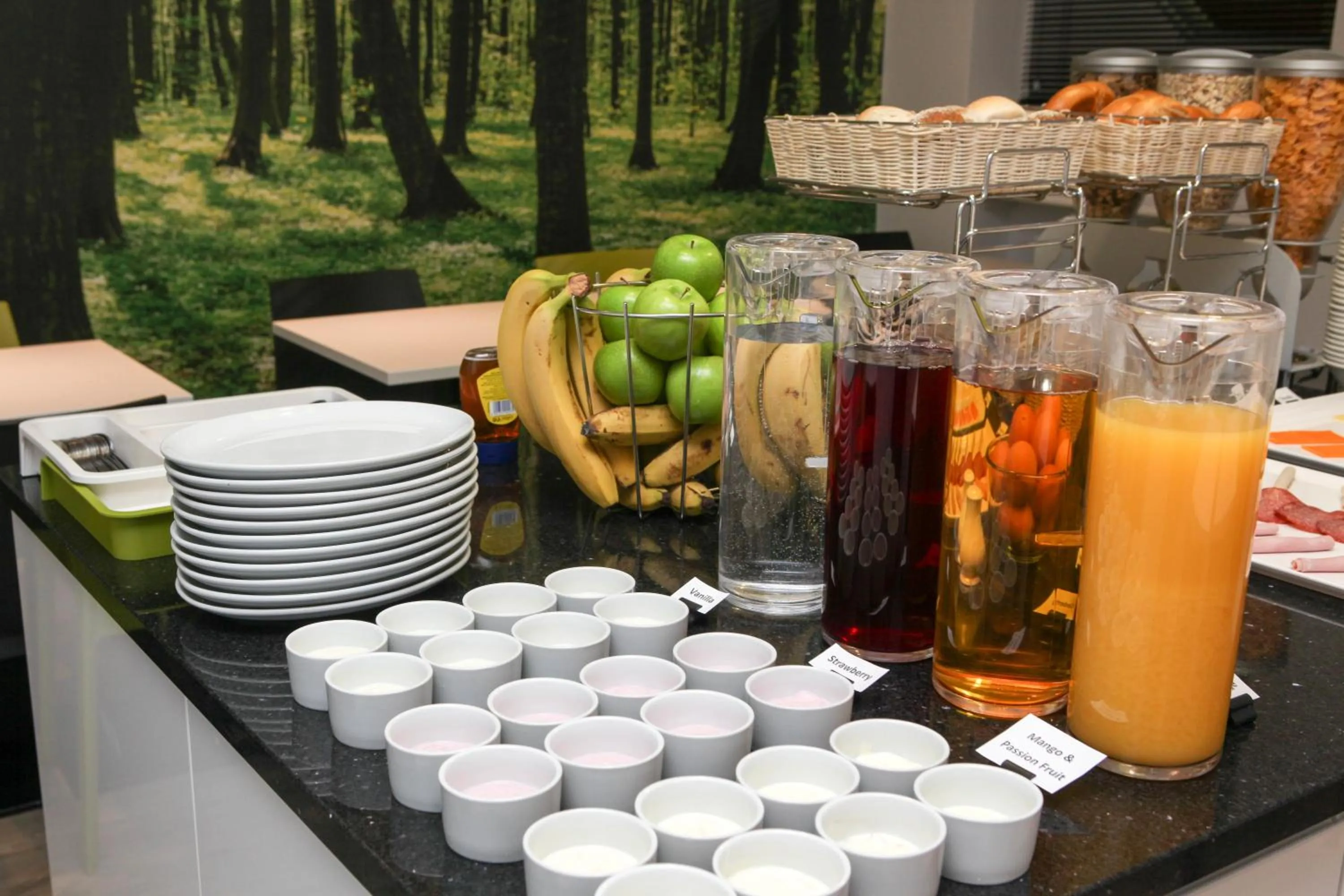 Restaurant/places to eat in The Omega Hotel