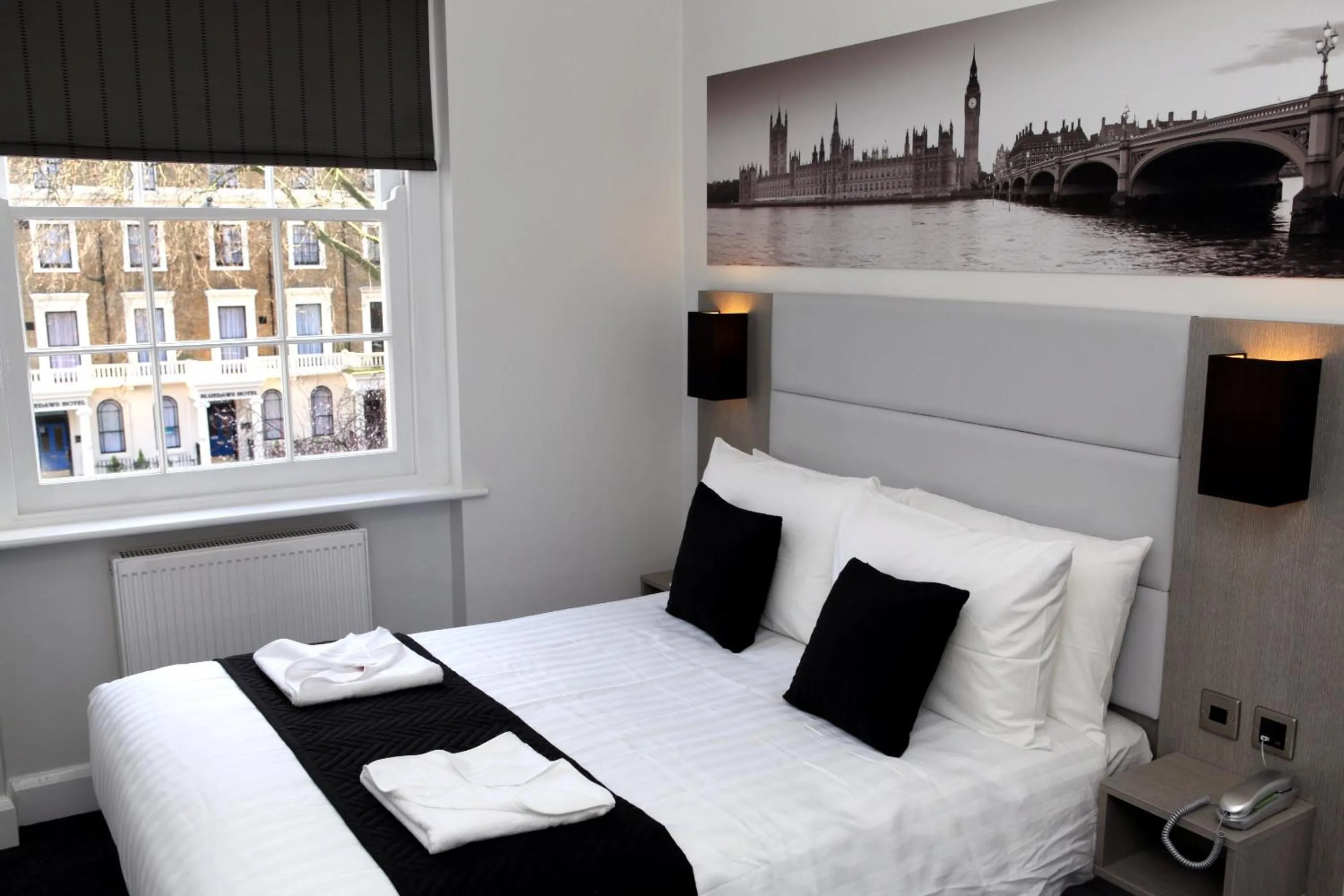 View (from property/room), Bed in The Omega Hotel