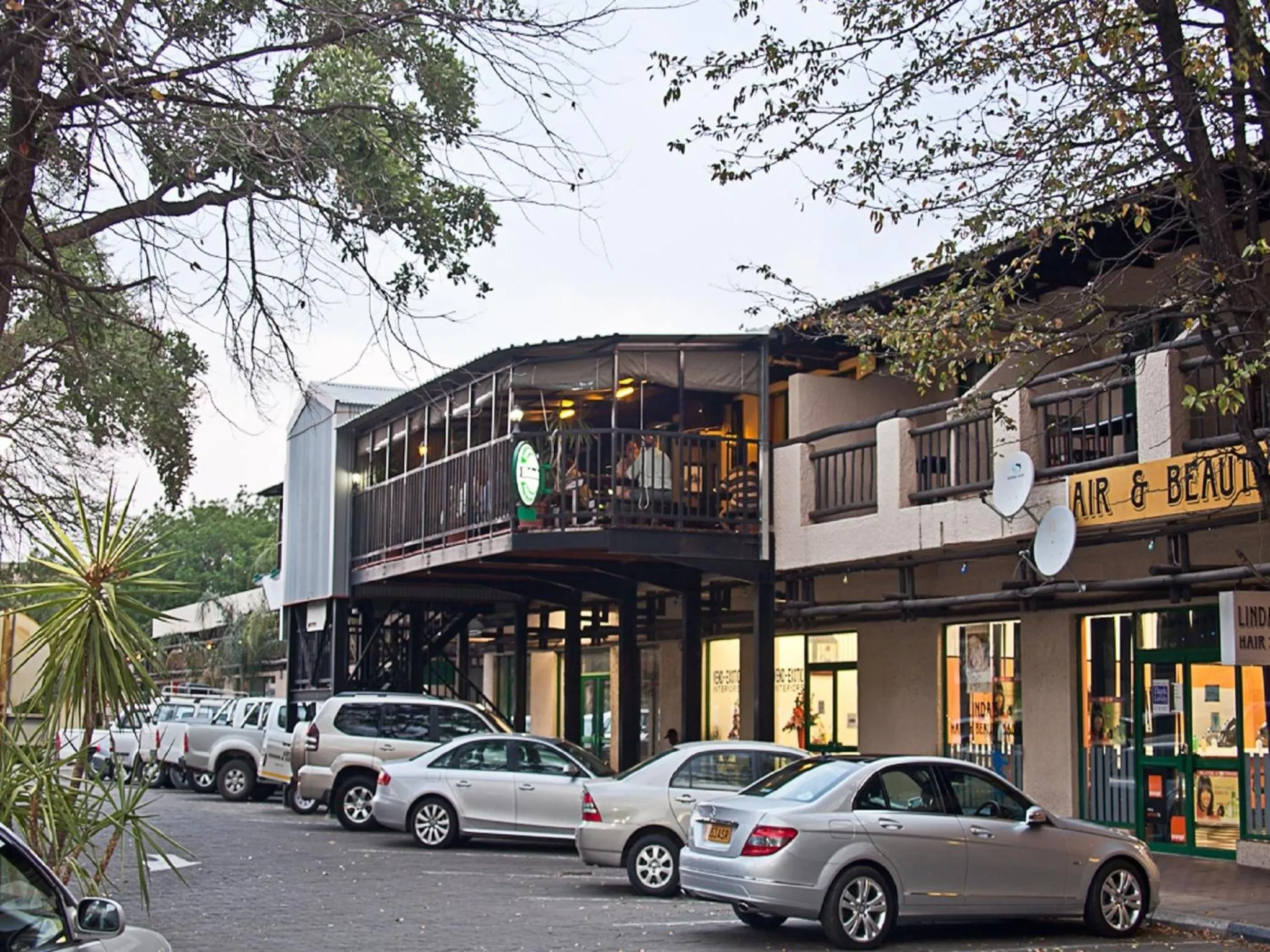 Property building in Diggers Inn