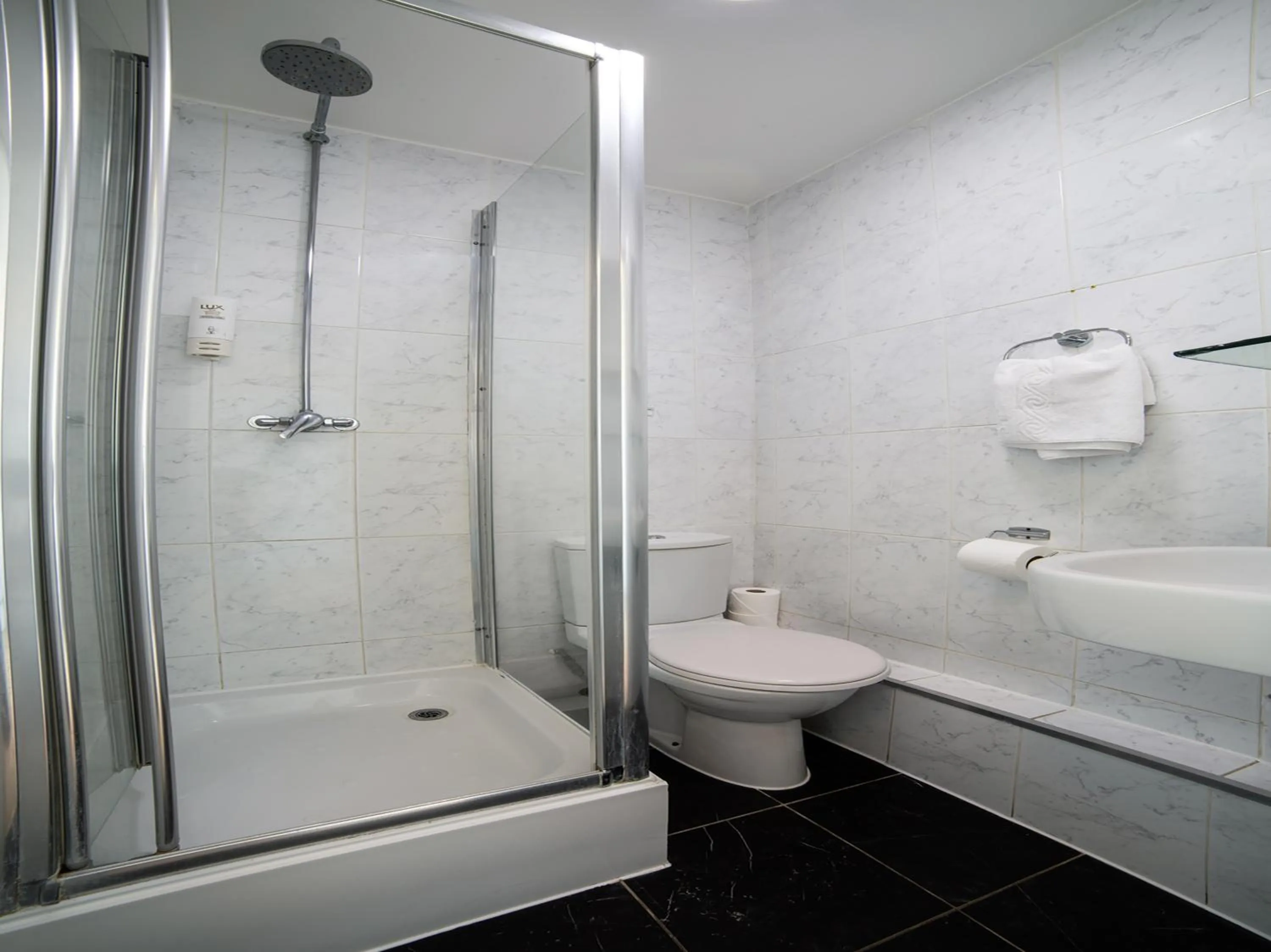 Bathroom in Elysee Hyde Park