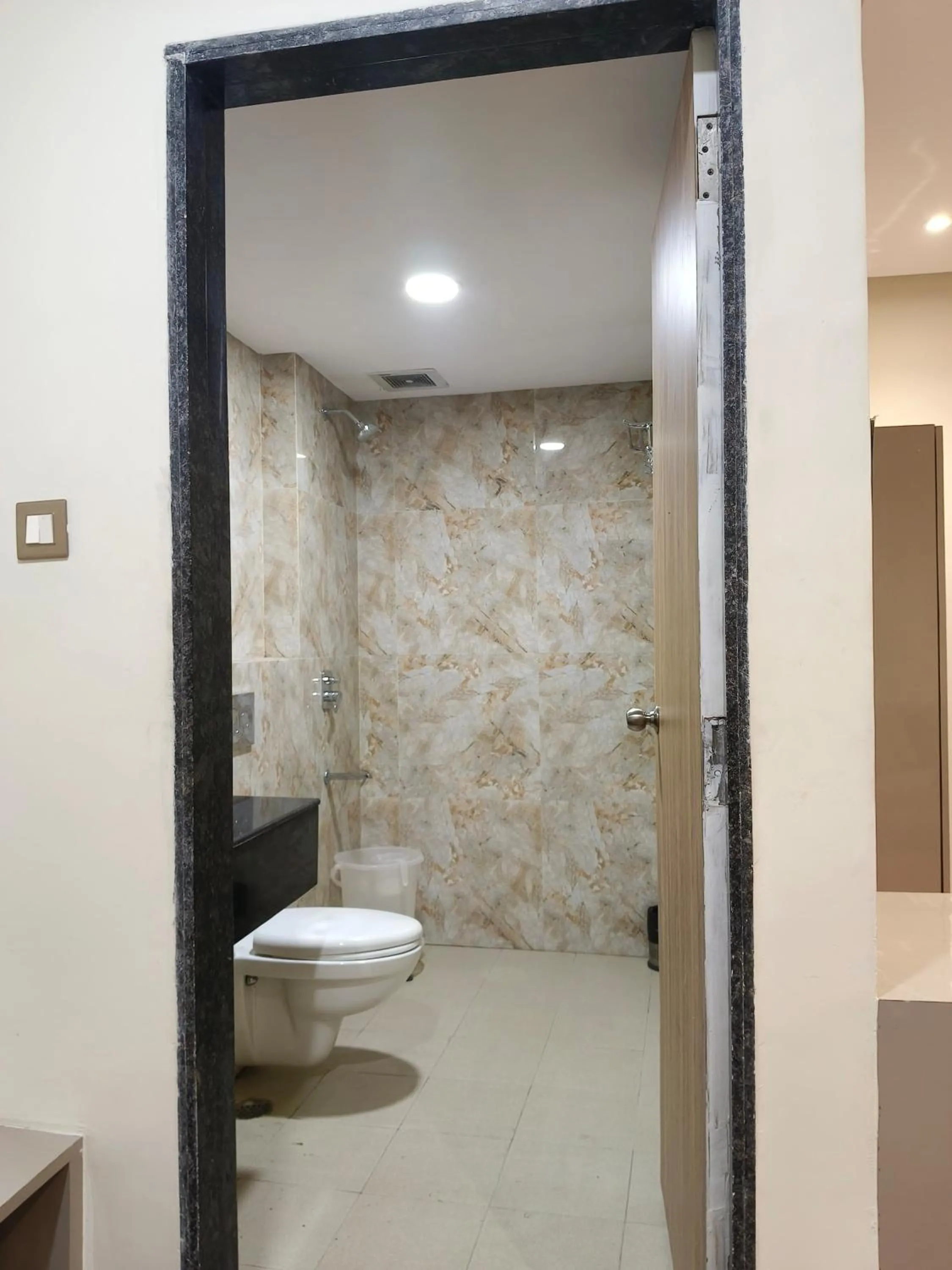 Shower in Hotel Sharma Regency