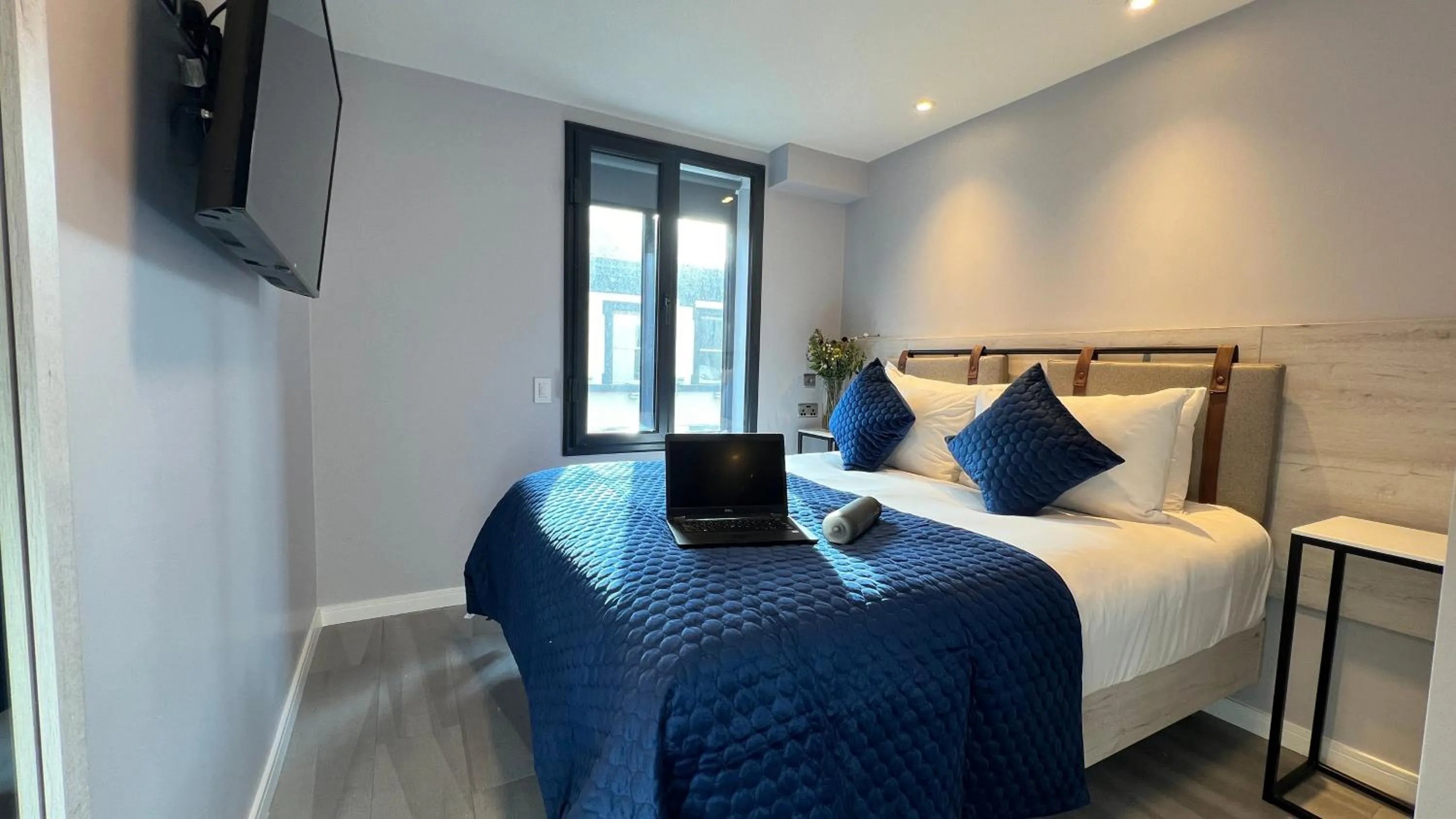 Bedroom, Bed in Wellington Temple Bar