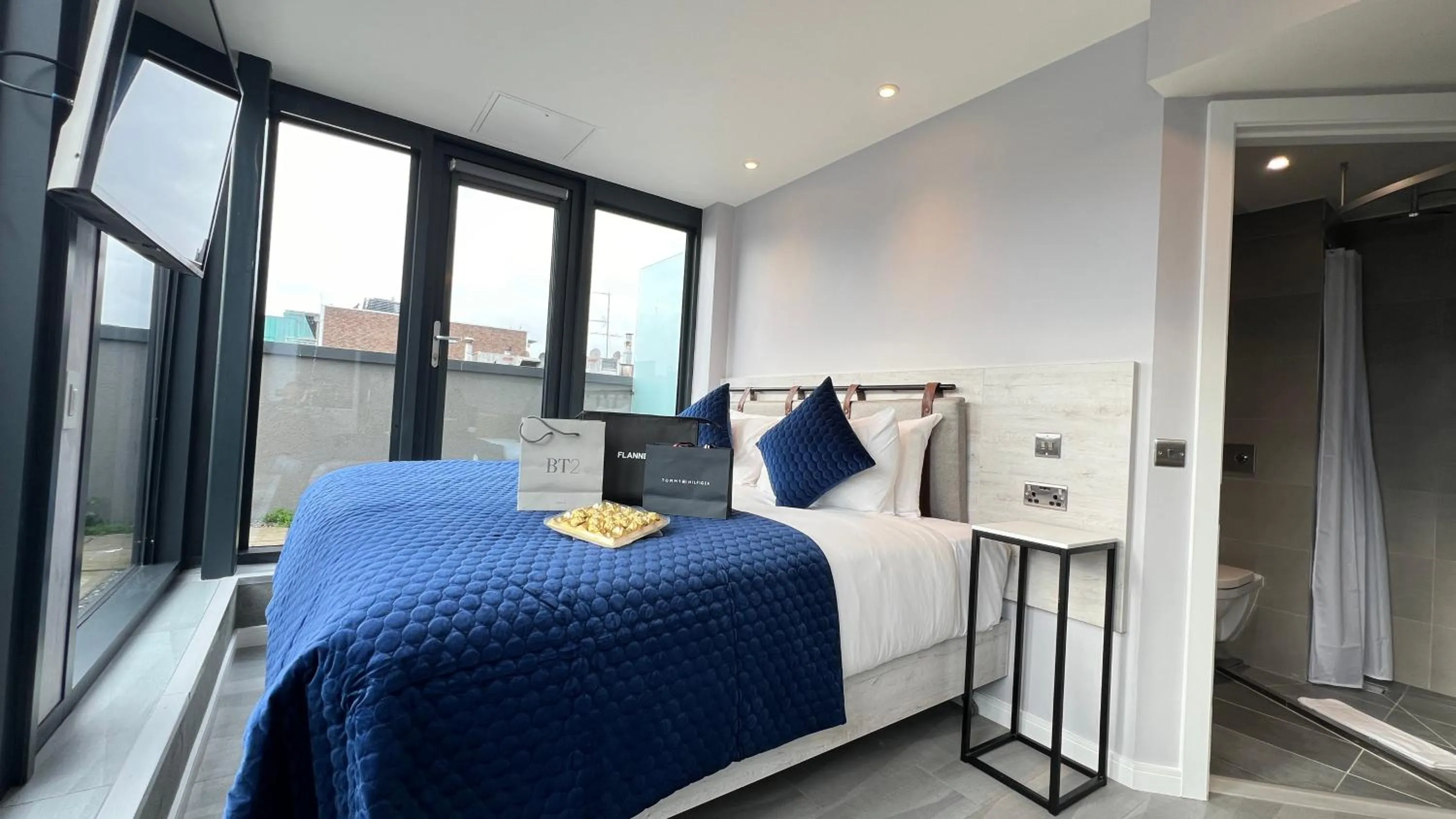 Bedroom, Bed in Wellington Temple Bar