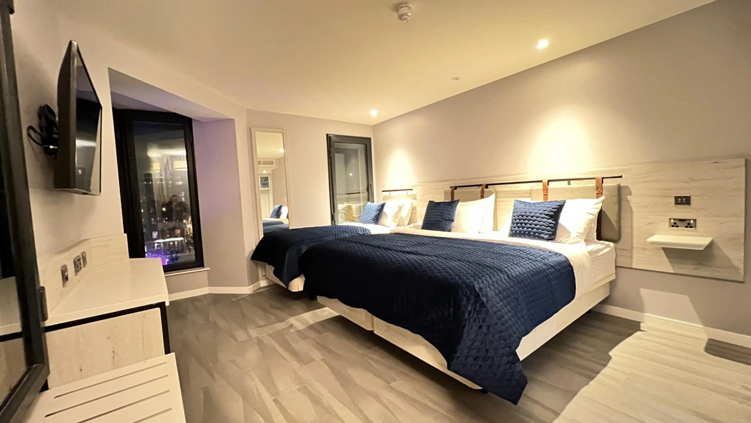 Bedroom, Bed in Wellington Temple Bar