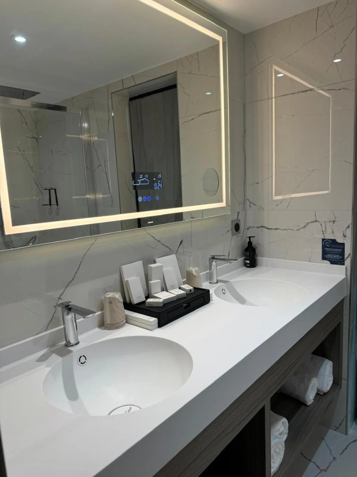 Bathroom in Ki Space Hotel & Spa - near Disneyland Paris