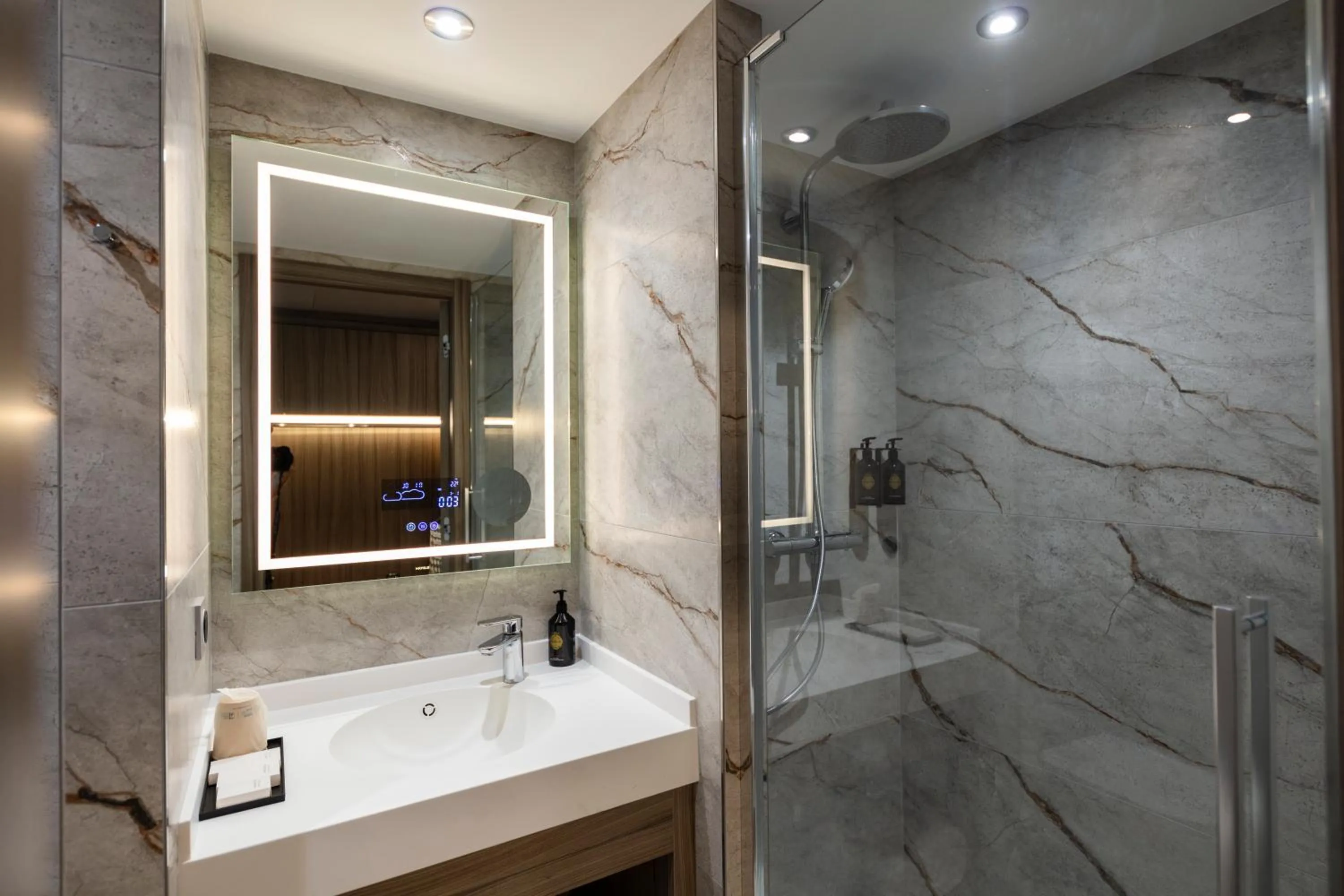 Bathroom in Ki Space Hotel & Spa - near Disneyland Paris