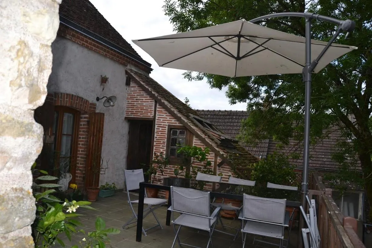 Patio in Chambres d'hôtes Châtres-Sur-Cher