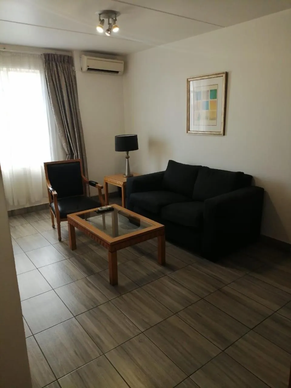 Seating area in Airport Inn and Suites