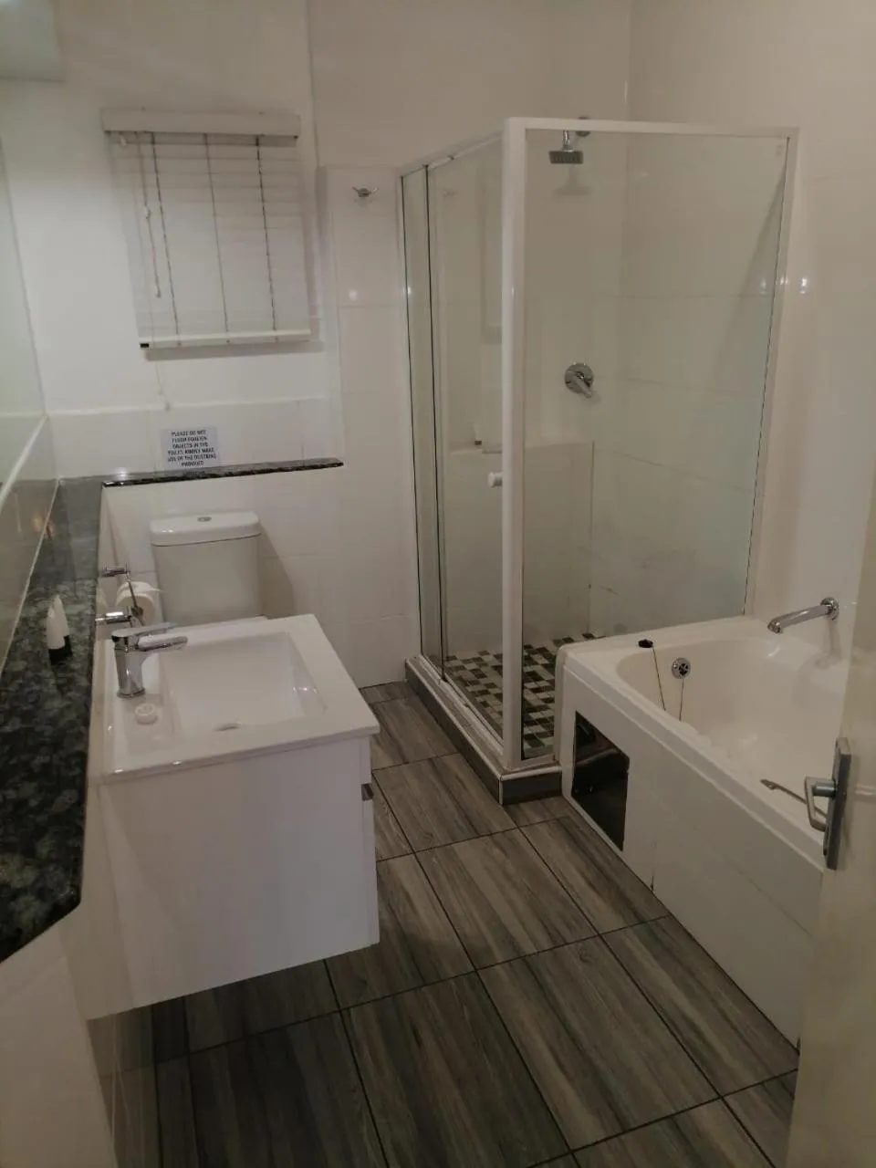 Bath in Airport Inn and Suites