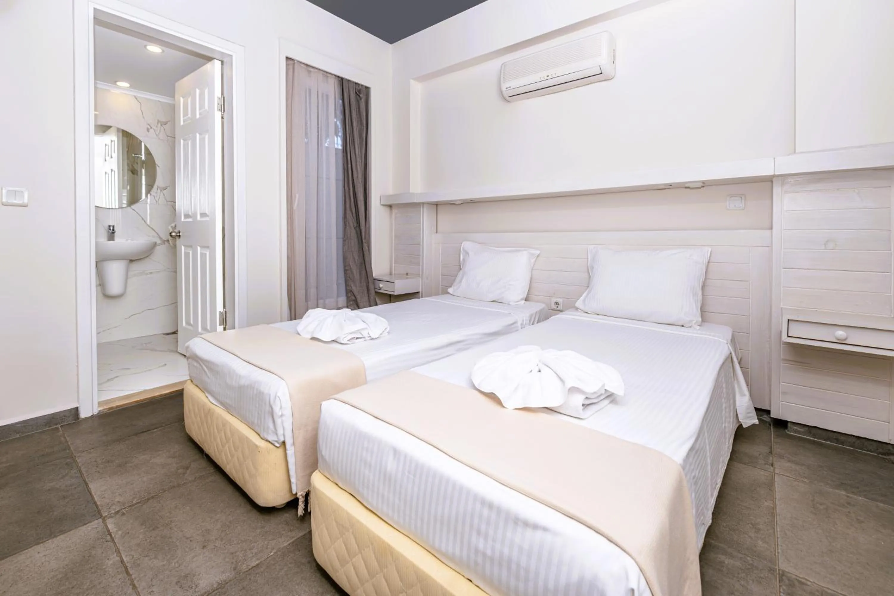 Bedroom, Bed in Muskebi Apart Otel