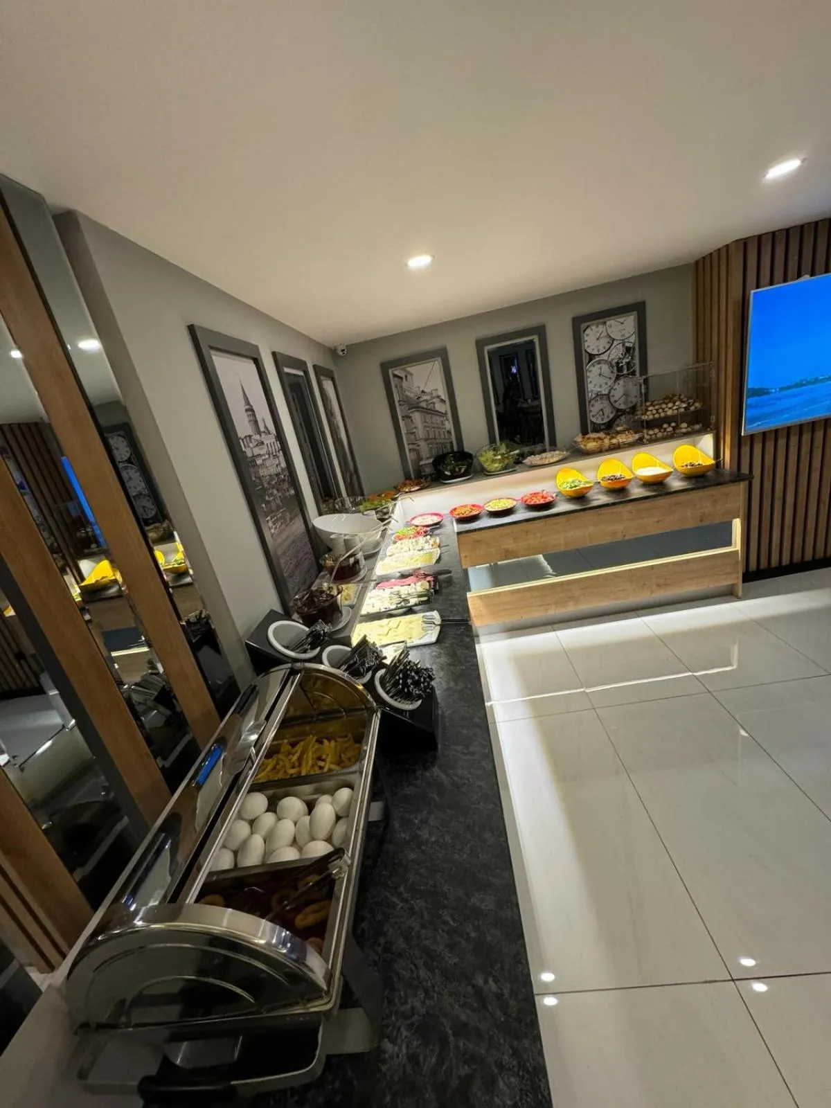 TV and multimedia in Cip Hotel & Spa - İstanbul Bakırköy City Center