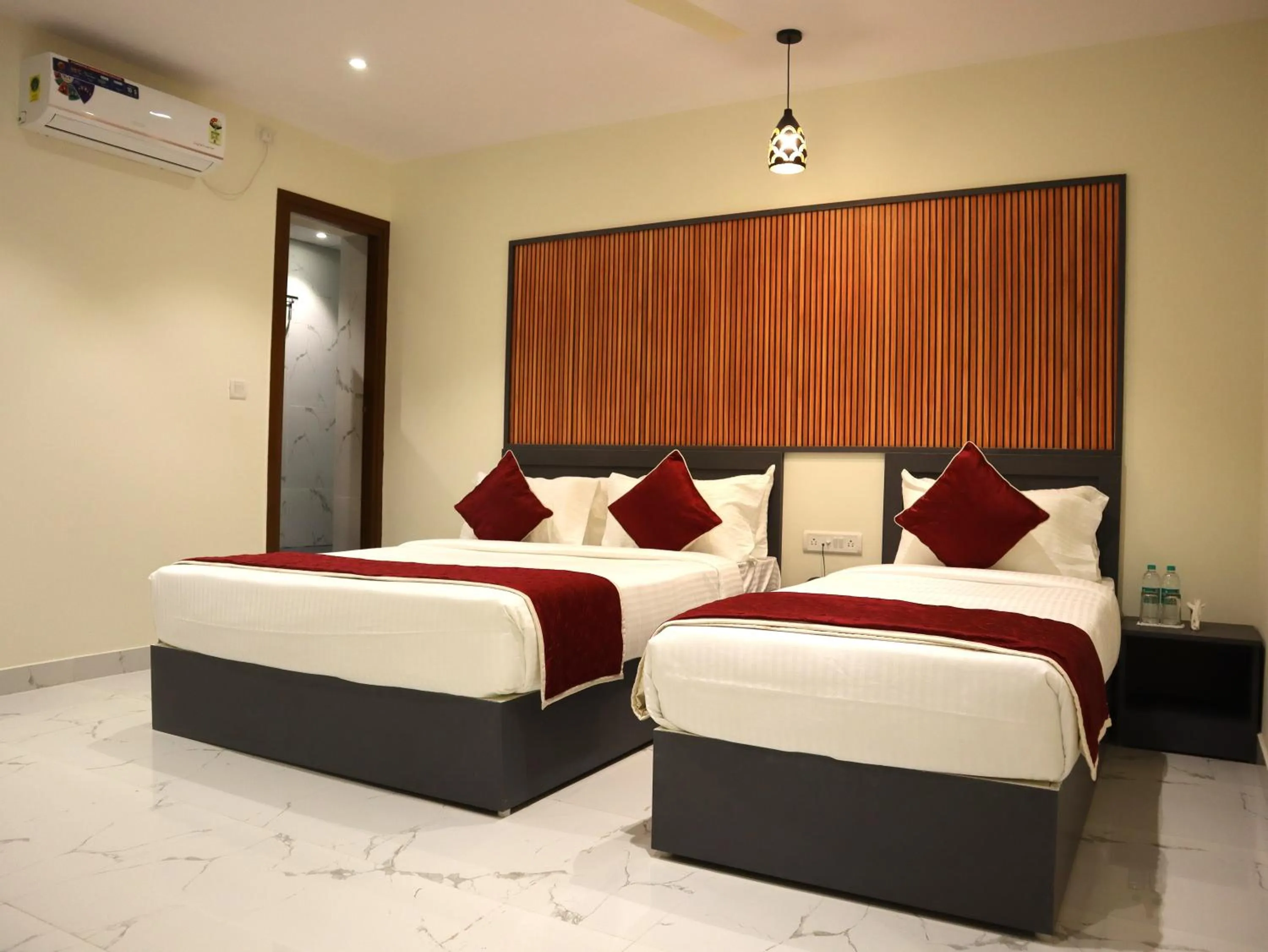 Bedroom, Bed in NO 7 Grandeur Hotel