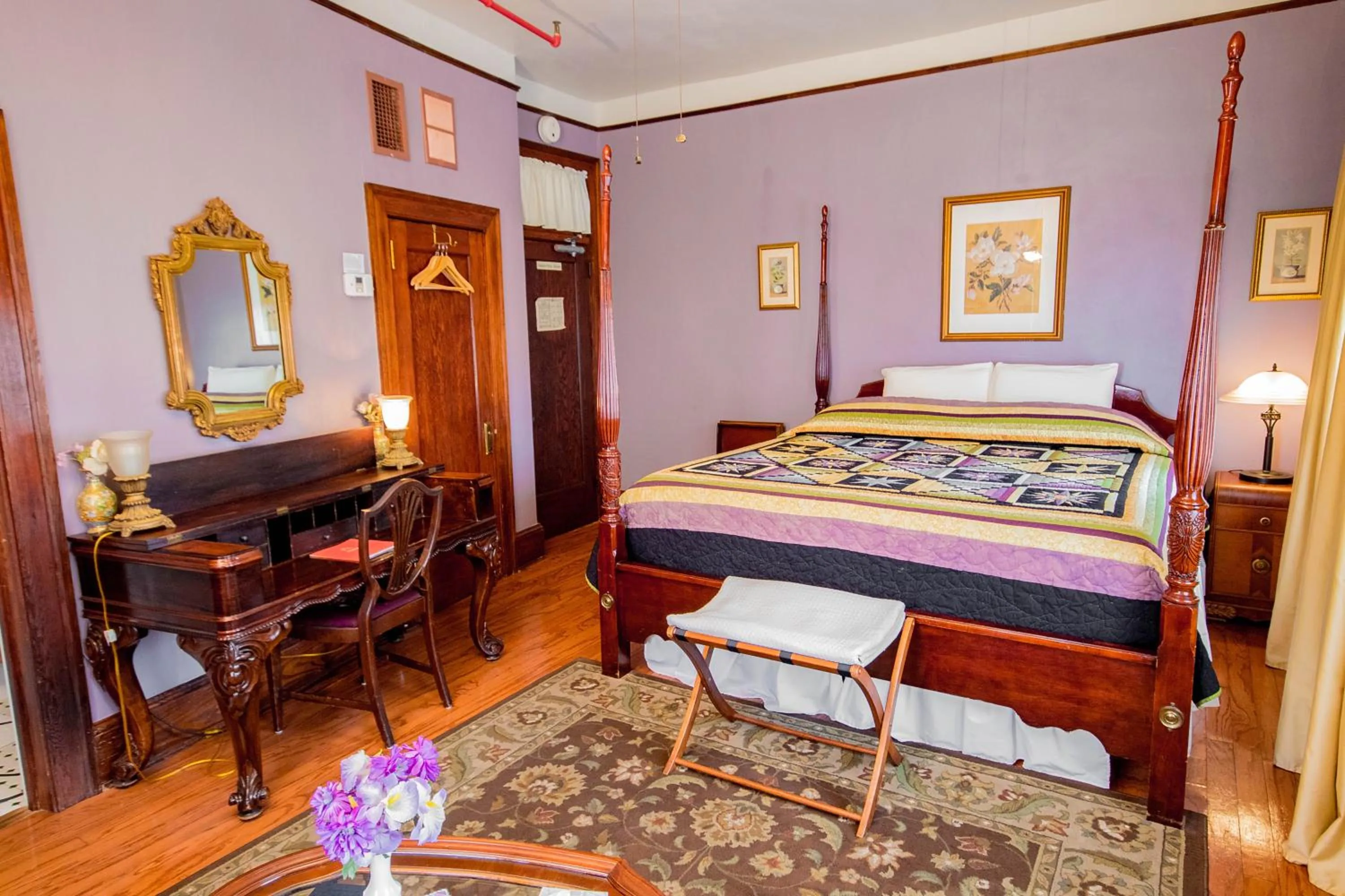 Bedroom in The Edgewater Hotel