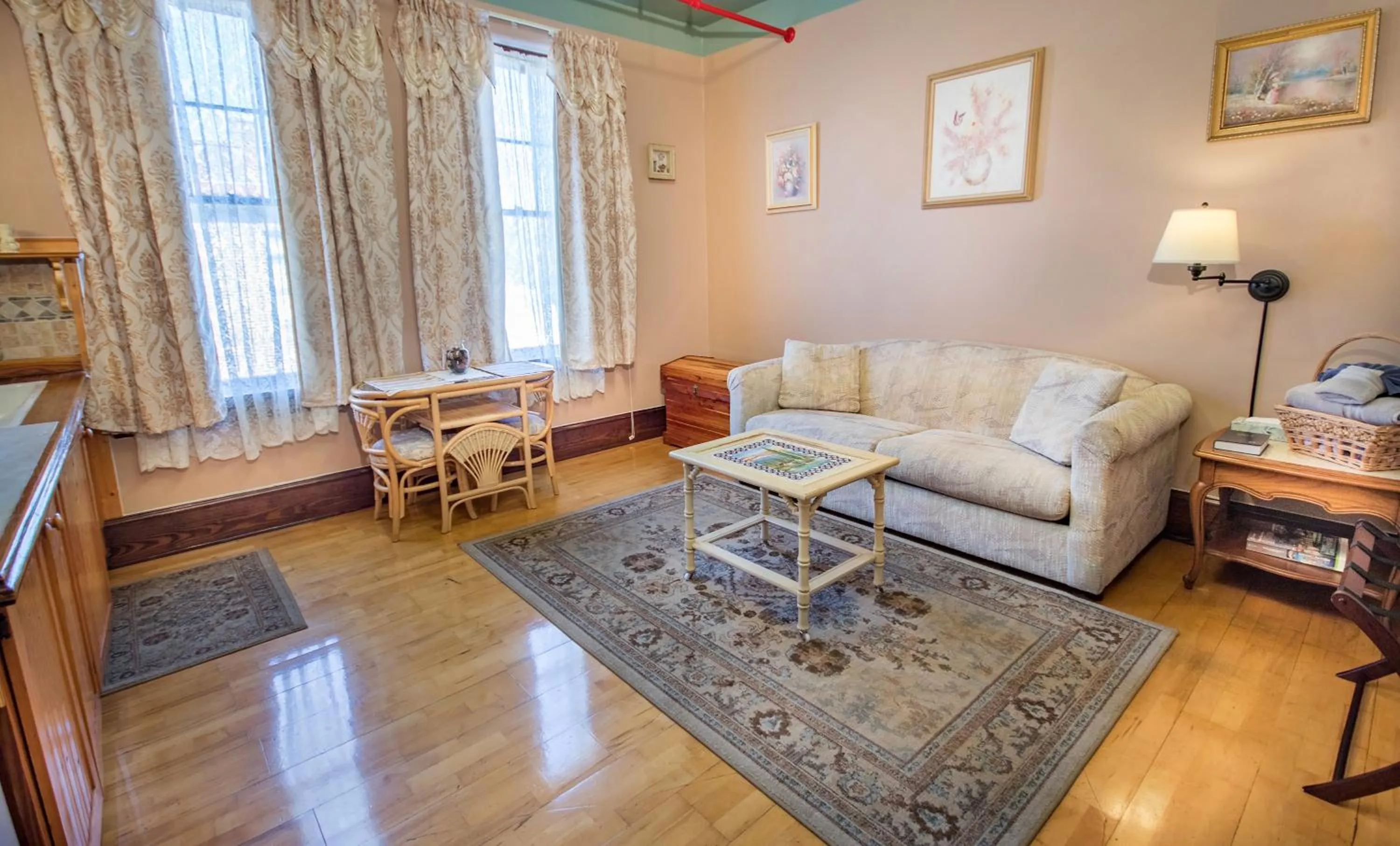 Living room in The Edgewater Hotel