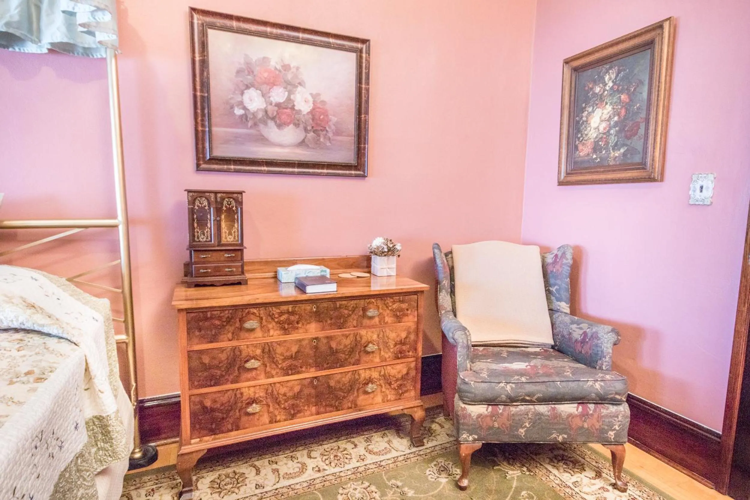 Seating area in The Edgewater Hotel