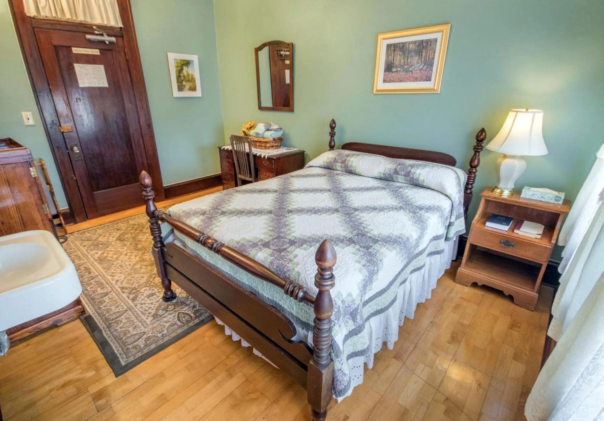 Bedroom in The Edgewater Hotel