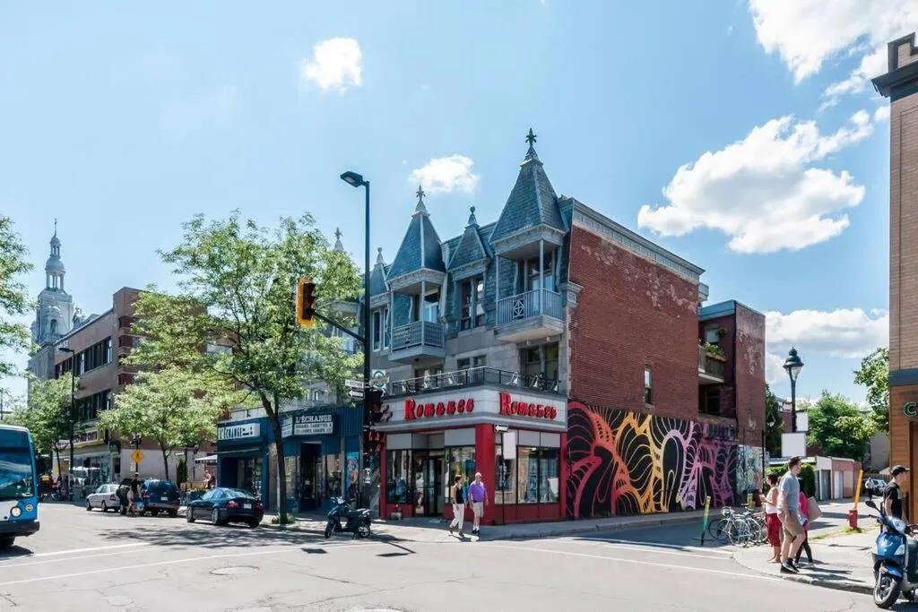 Le Metro Mont-Royal by HomeInMontreal