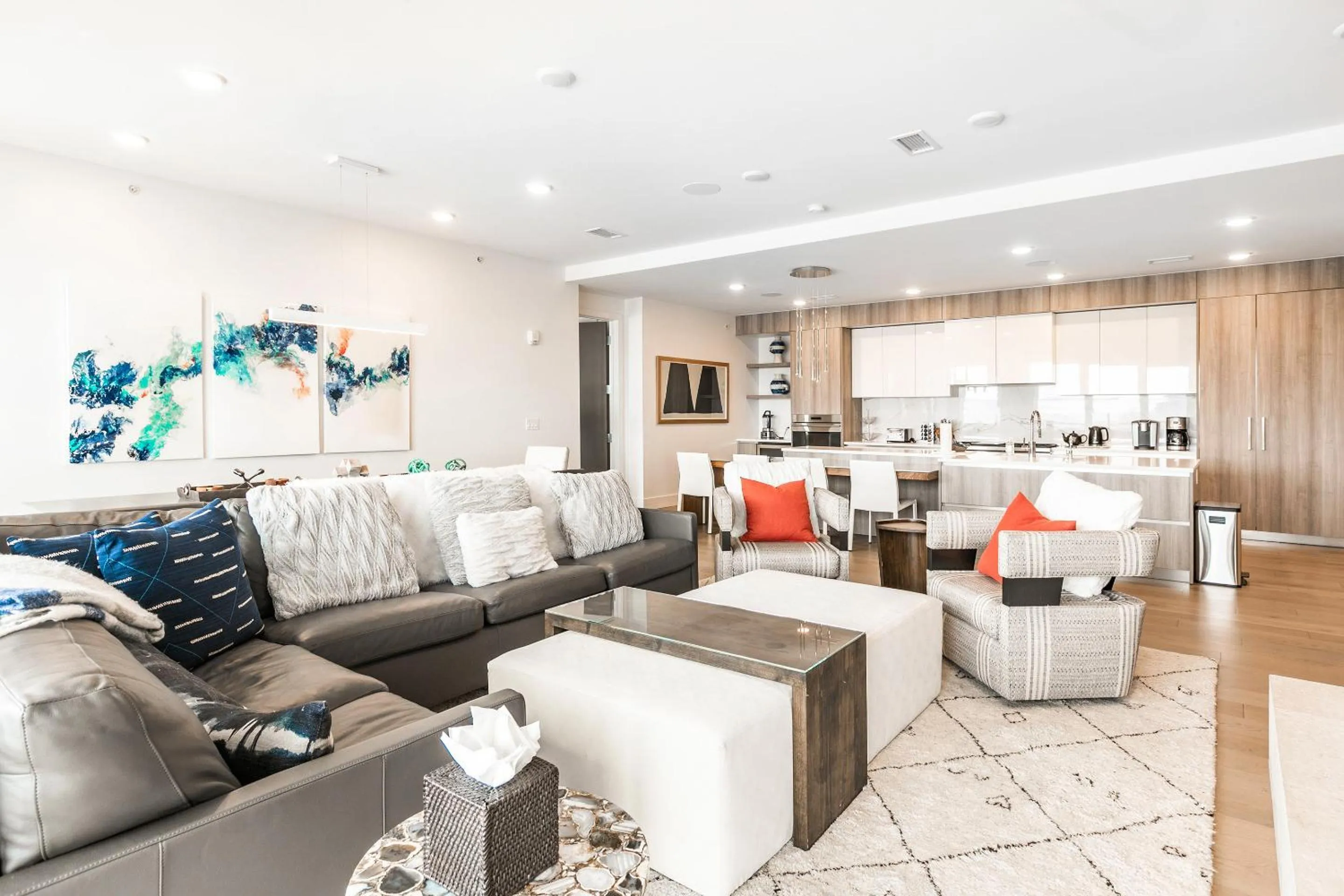 Kitchen or kitchenette, Seating Area in Apex at Park City